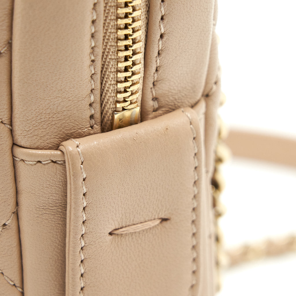 CHANEL QUILTED CHAIN SHOULDER BAG/ CROSSBODY BAG BEIGE LGHW