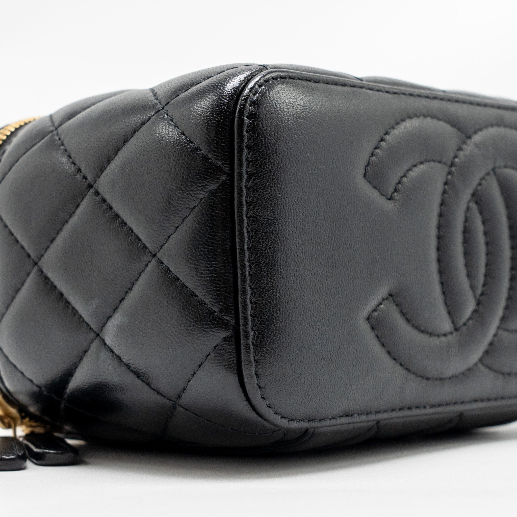 CHANEL LETTER TWIST TOP HANDLE LONG VANITY WITH CHAIN LAMBSKIN BLACK GHW (MICROCHIP)