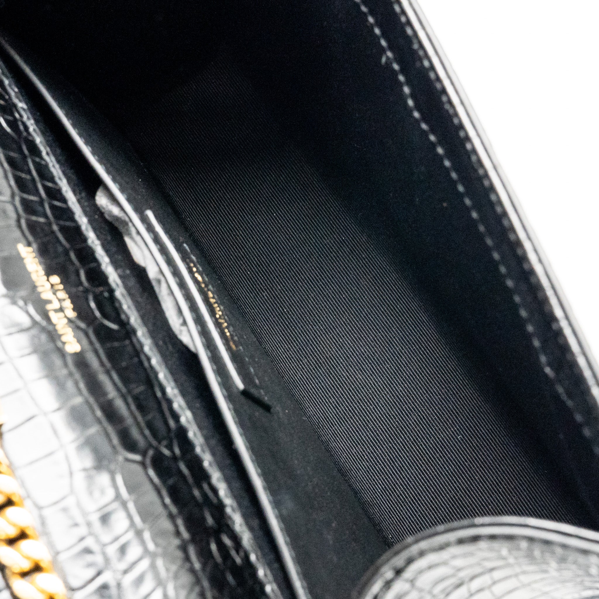 SAINT LAURENT/YSL MEDIUM KATE TASSEL BAG CROC-EMBOSSED CALFSKIN BLACK GHW