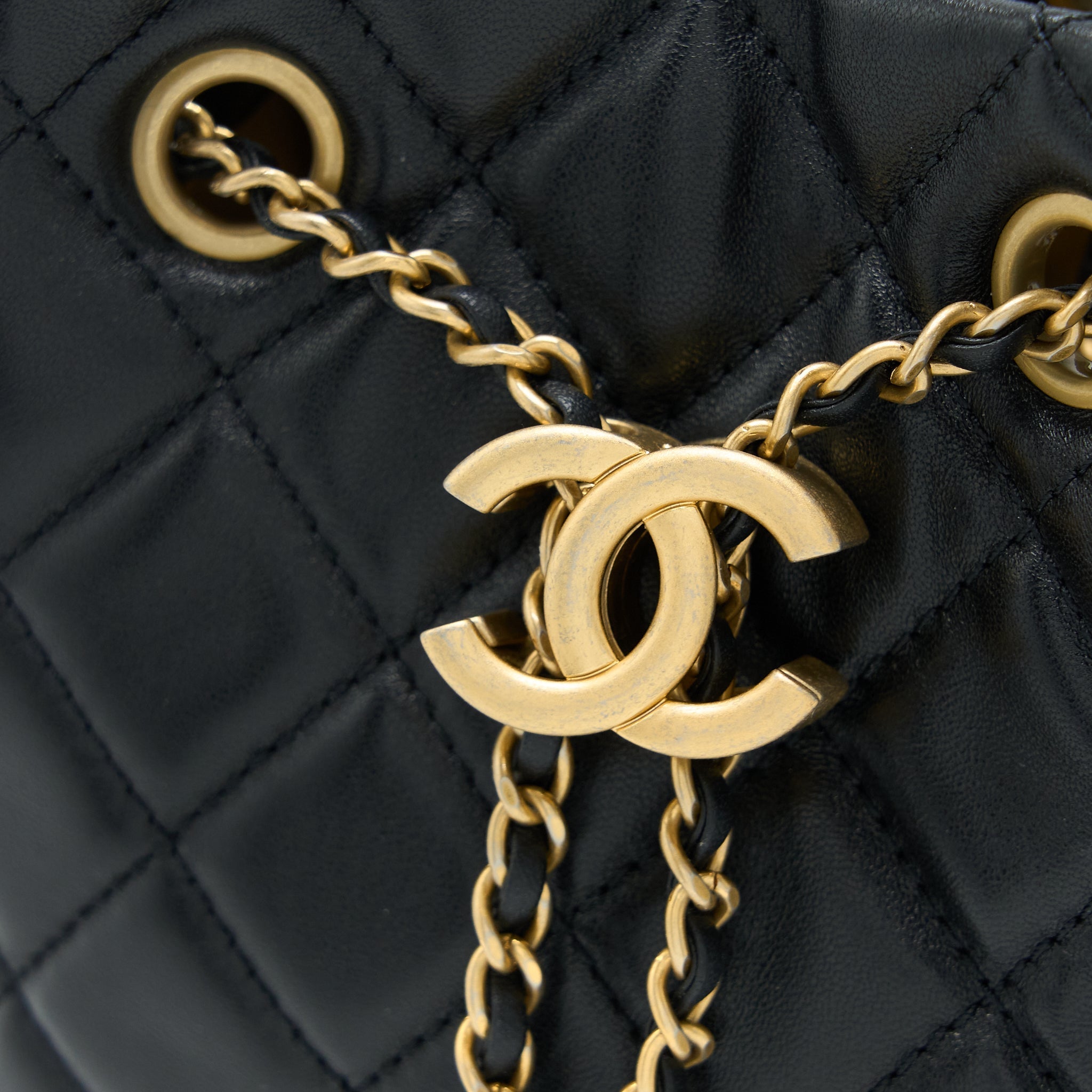 CHANEL 22S PEARL CRUSH BUCKET BAG LAMBSKIN BLACK BRUSHED GHW (MICROCHIP)
