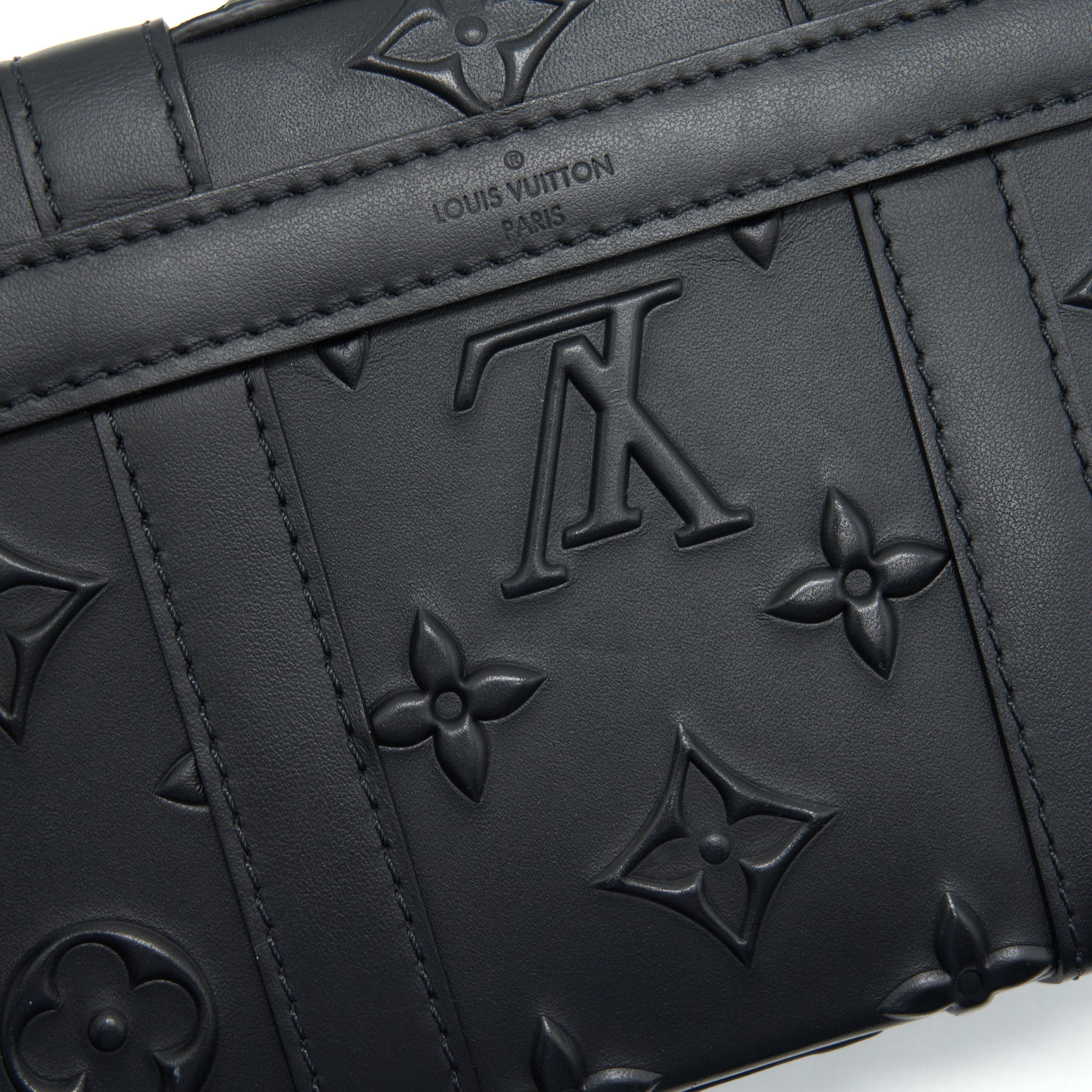LOUIS VUITTON TRUNK SLINGBAG BLACK