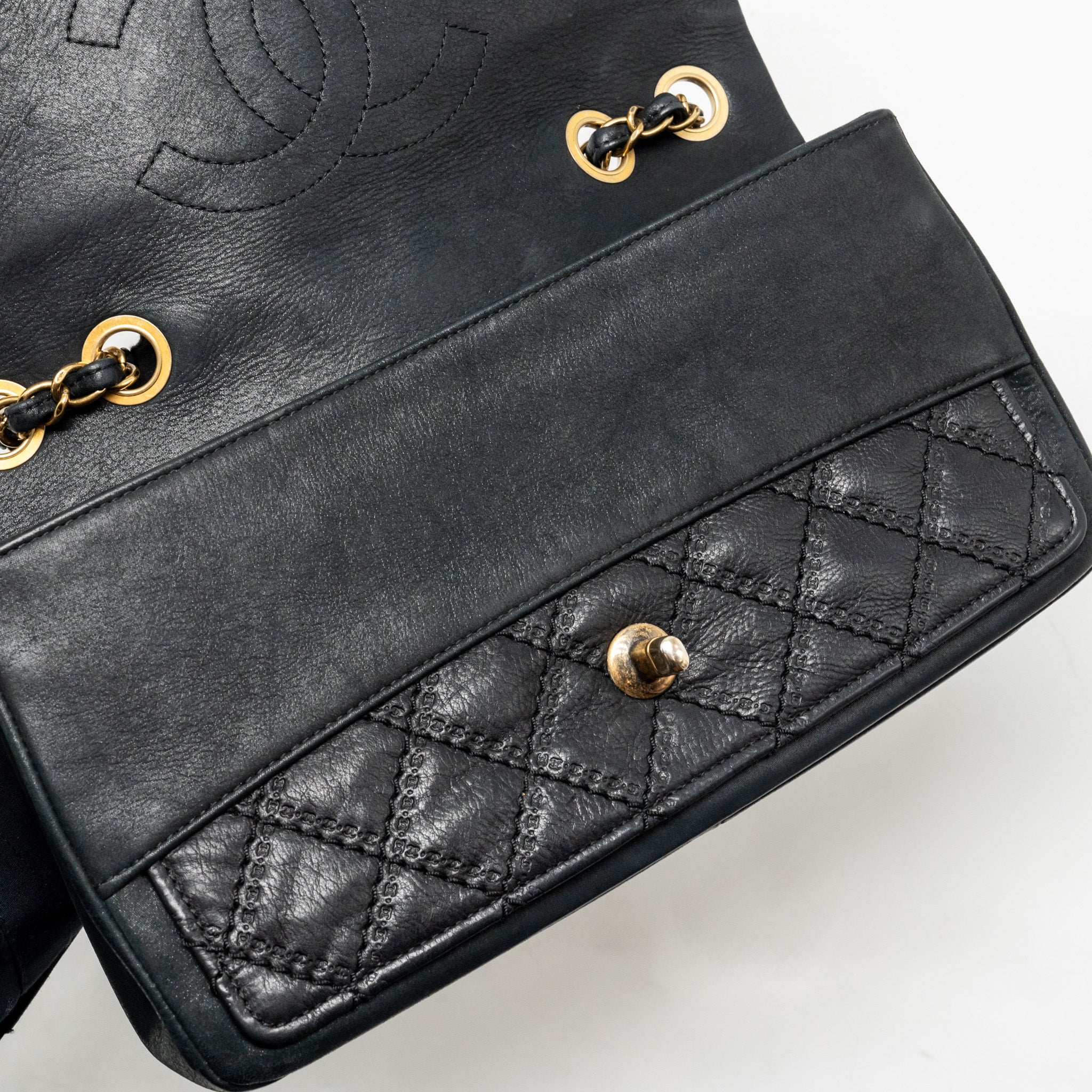 CHANEL QUILTED FLAP BAG CALFSKIN DARK BLUE GHW