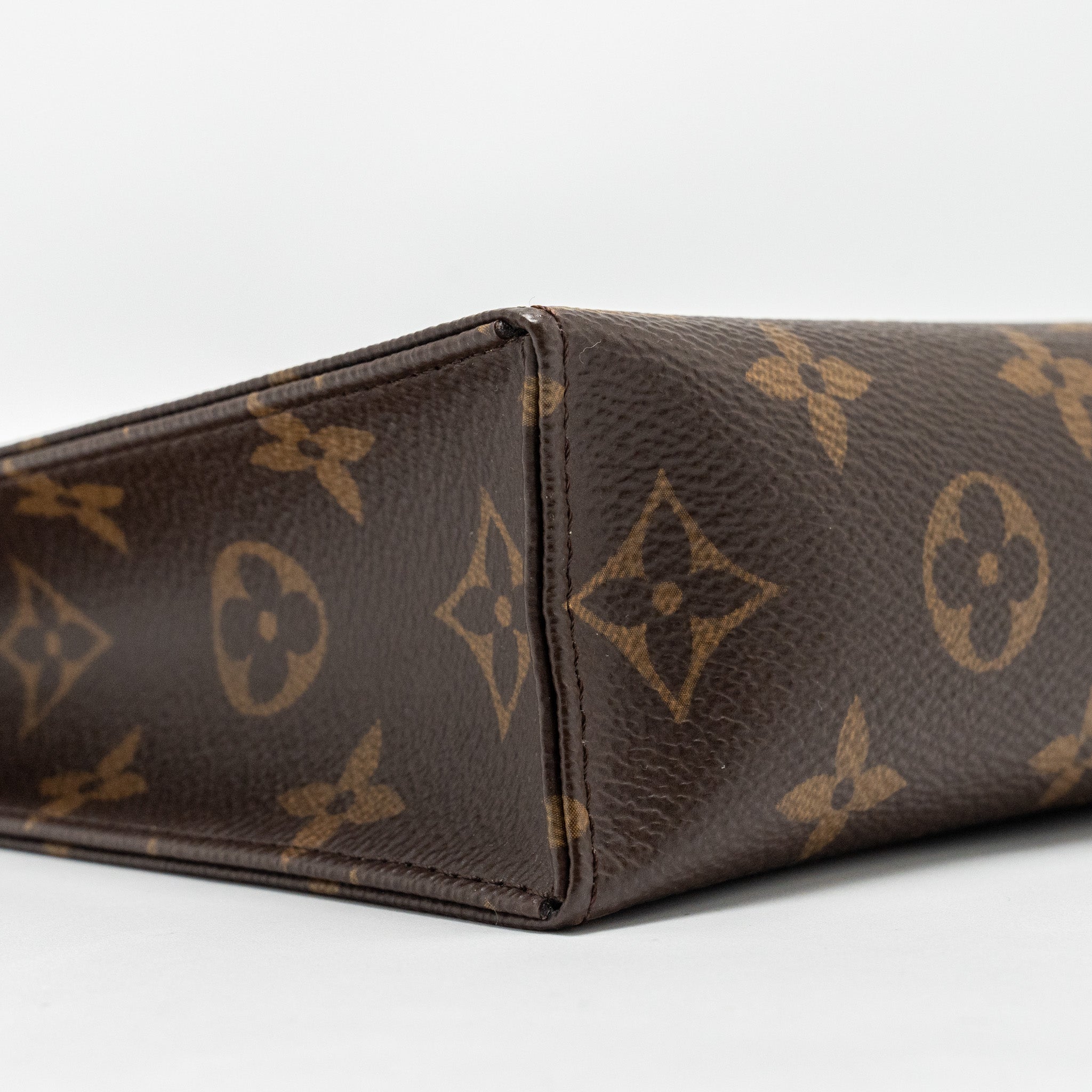 LOUIS VUITTON POCHE TOILETTE 19 MONOGRAM CANVAS GHW