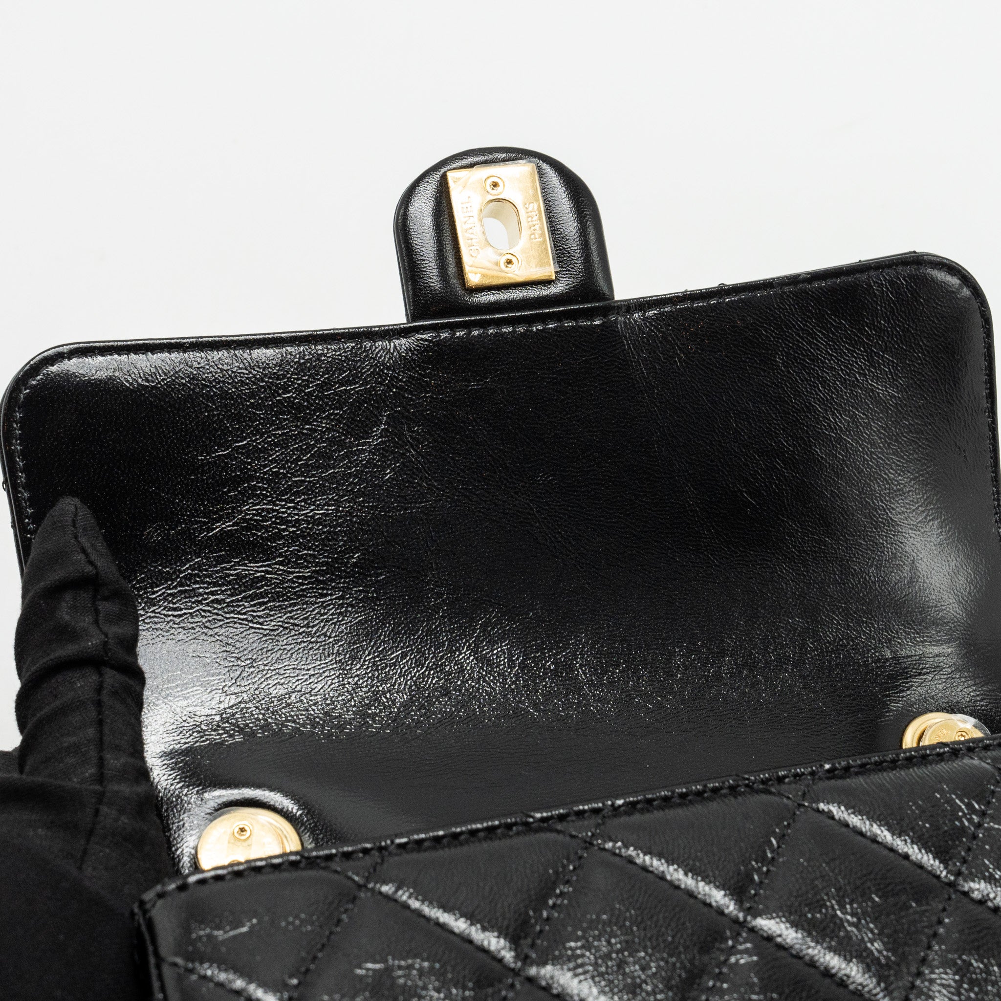 CHANEL 24B GIANT CHAIN FLAP SHOULDER BAG LAMBSKIN BLACK GHW (MICROCHIP)