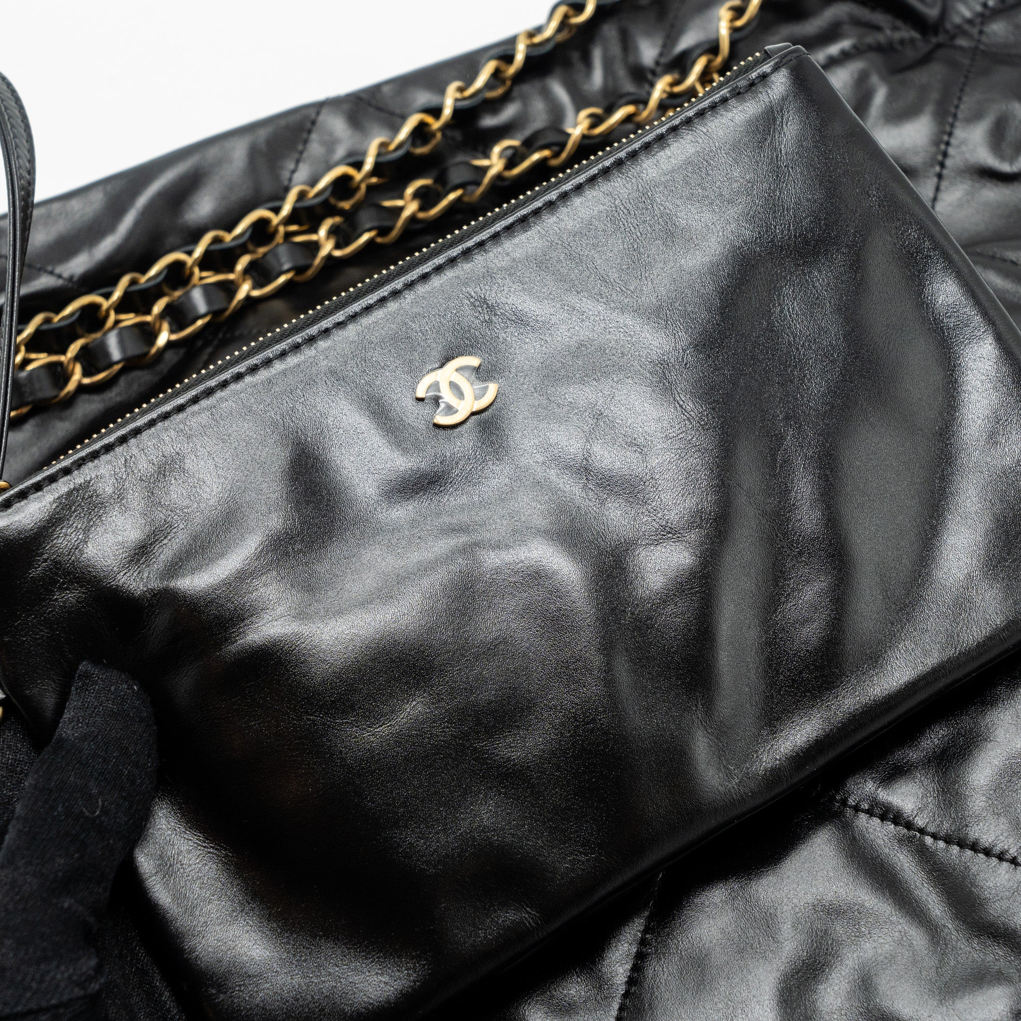 CHANEL MEDIUM 22 BAG SHINY CALFSKIN BLACK GHW (MICROCHIP)