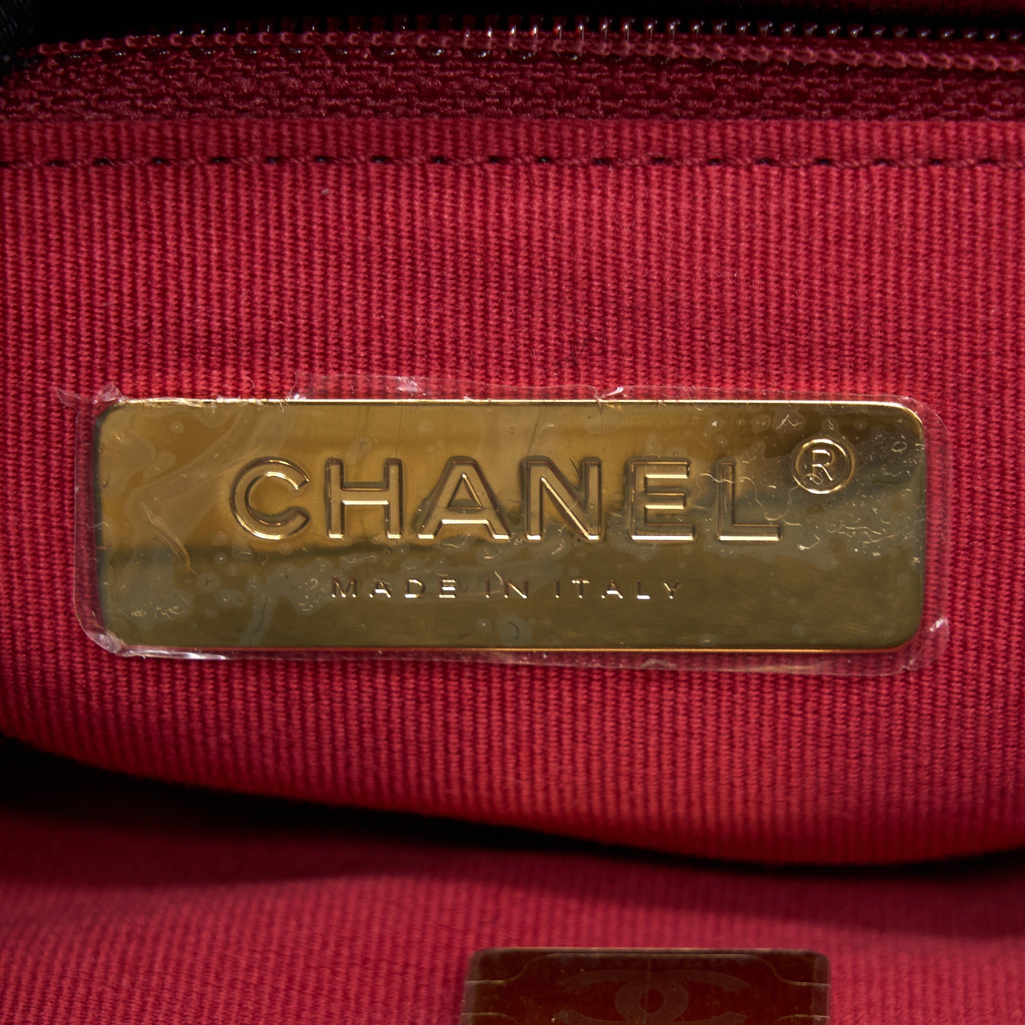 CHANEL SMALL 19 BAG LAMBSKIN BLACK MULTICOLOUR HARDWARE (MICROCHIP)