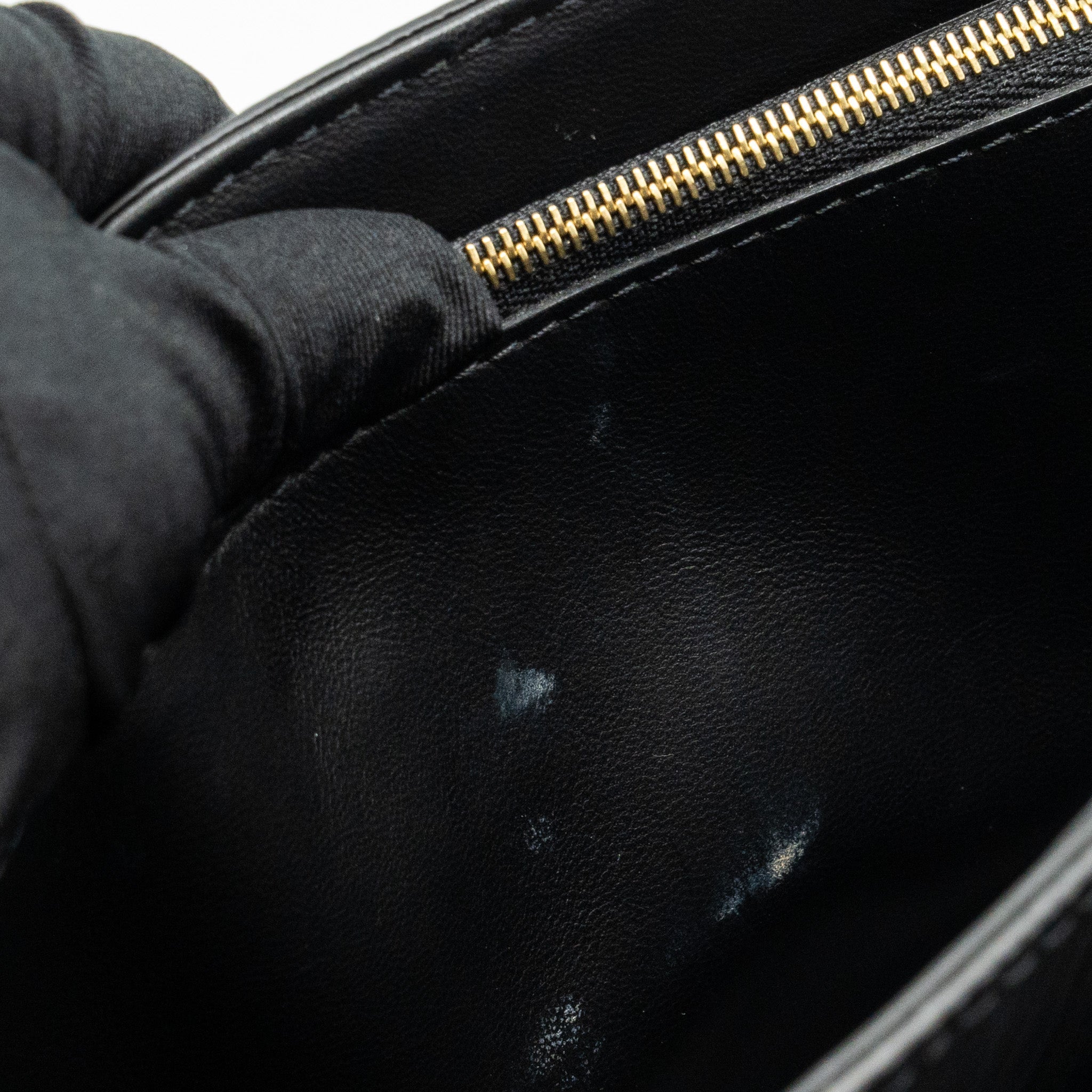 LOUIS VUITTON TWIST MM EPI BLACK GHW