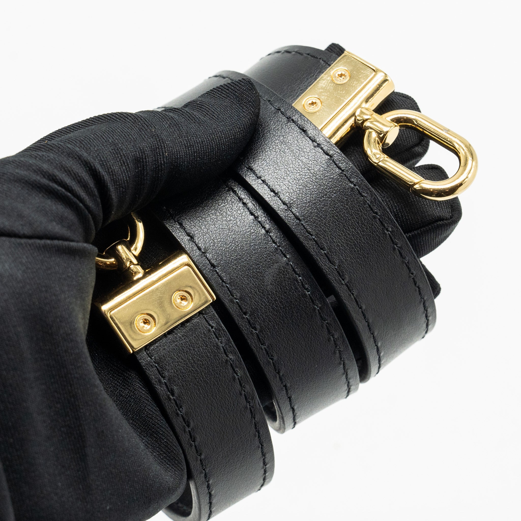 LOUIS VUITTON TWIST MM EPI BLACK GHW