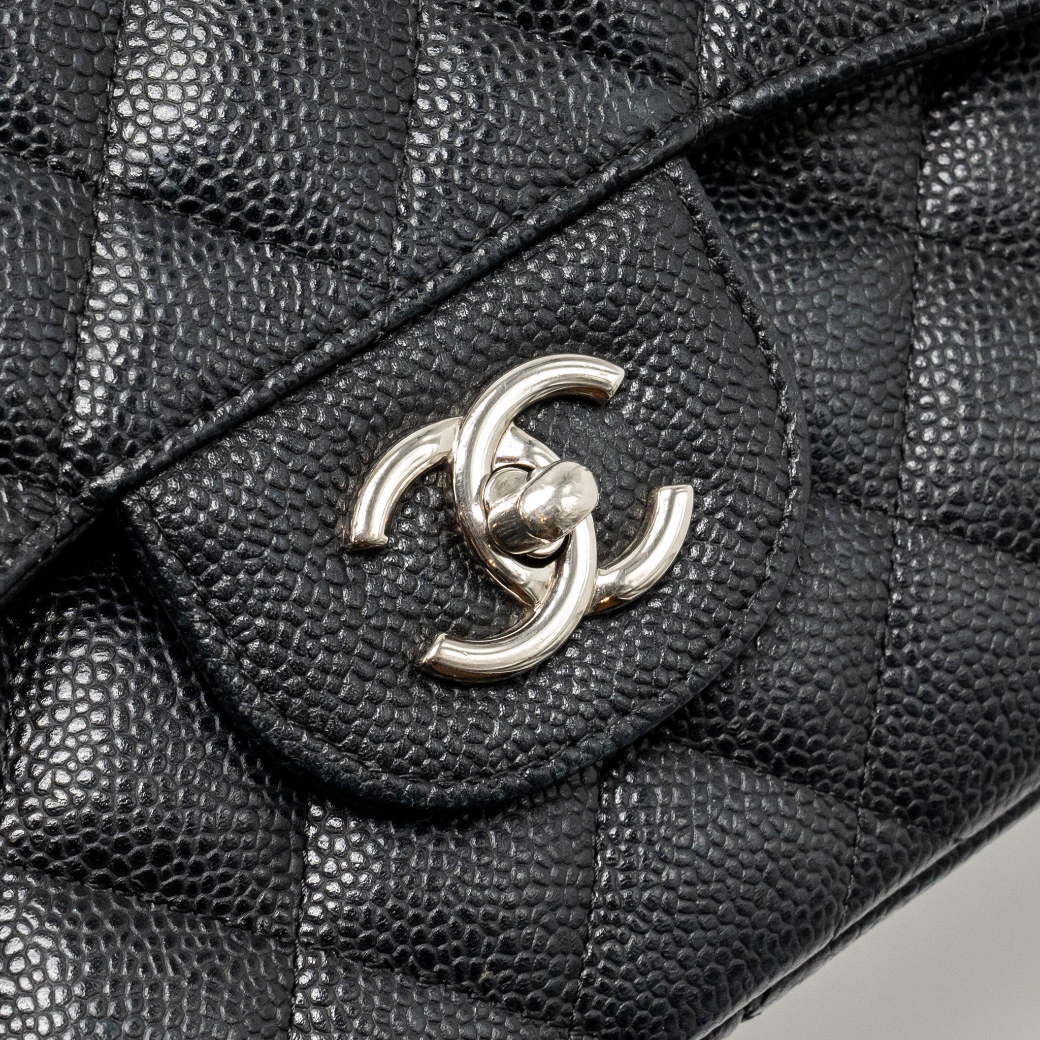 CHANEL MEDIUM CLASSIC DOUBLE FLAP BAG CAVIAR BLACK SHW (MICROCHIP)