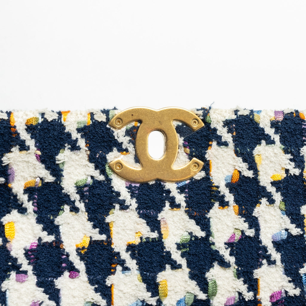 CHANEL SMALL 19 BAG FABRIC MULTICOLOUR BLUE / WHITE MULTICOLOUR HARDWARE