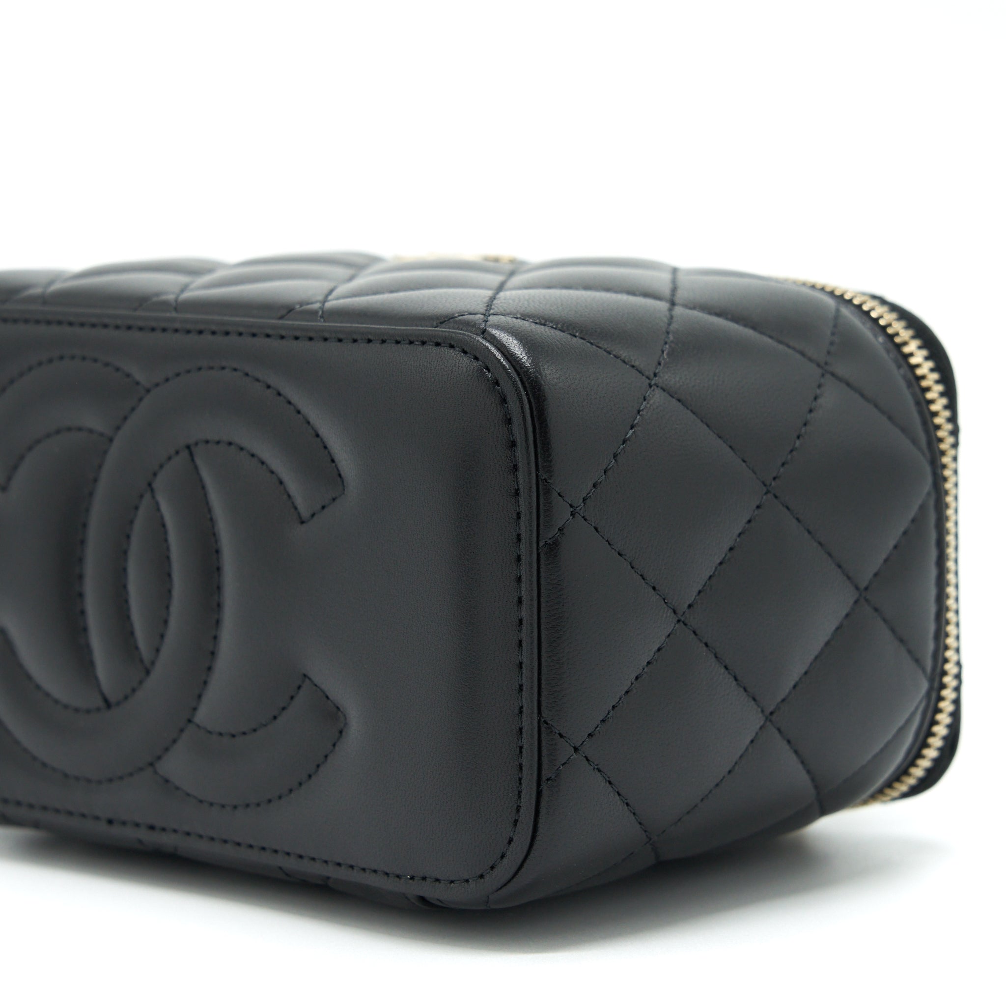 CHANEL 22A TOP HANDLE LONG VANITY WITH CHAIN LAMBSKIN BLACK LGHW