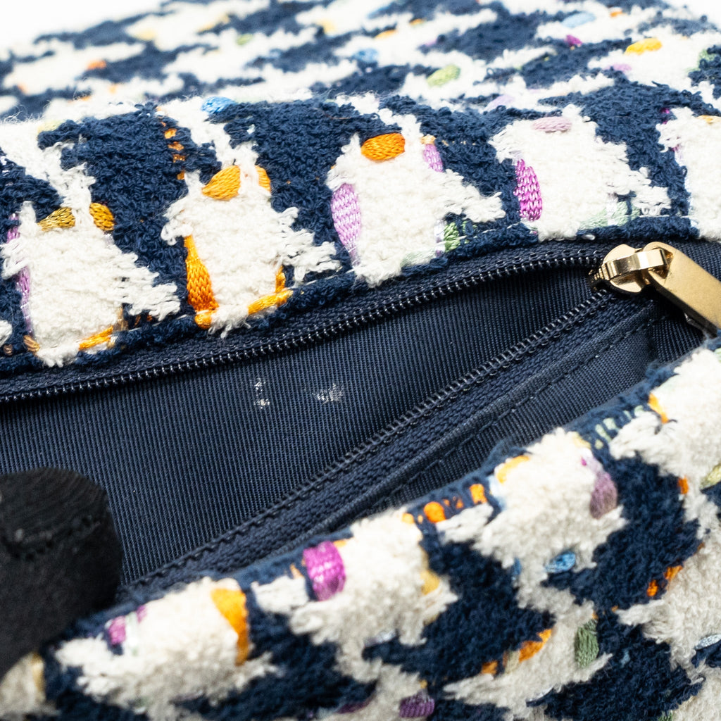 CHANEL SMALL 19 BAG FABRIC MULTICOLOUR BLUE / WHITE MULTICOLOUR HARDWARE