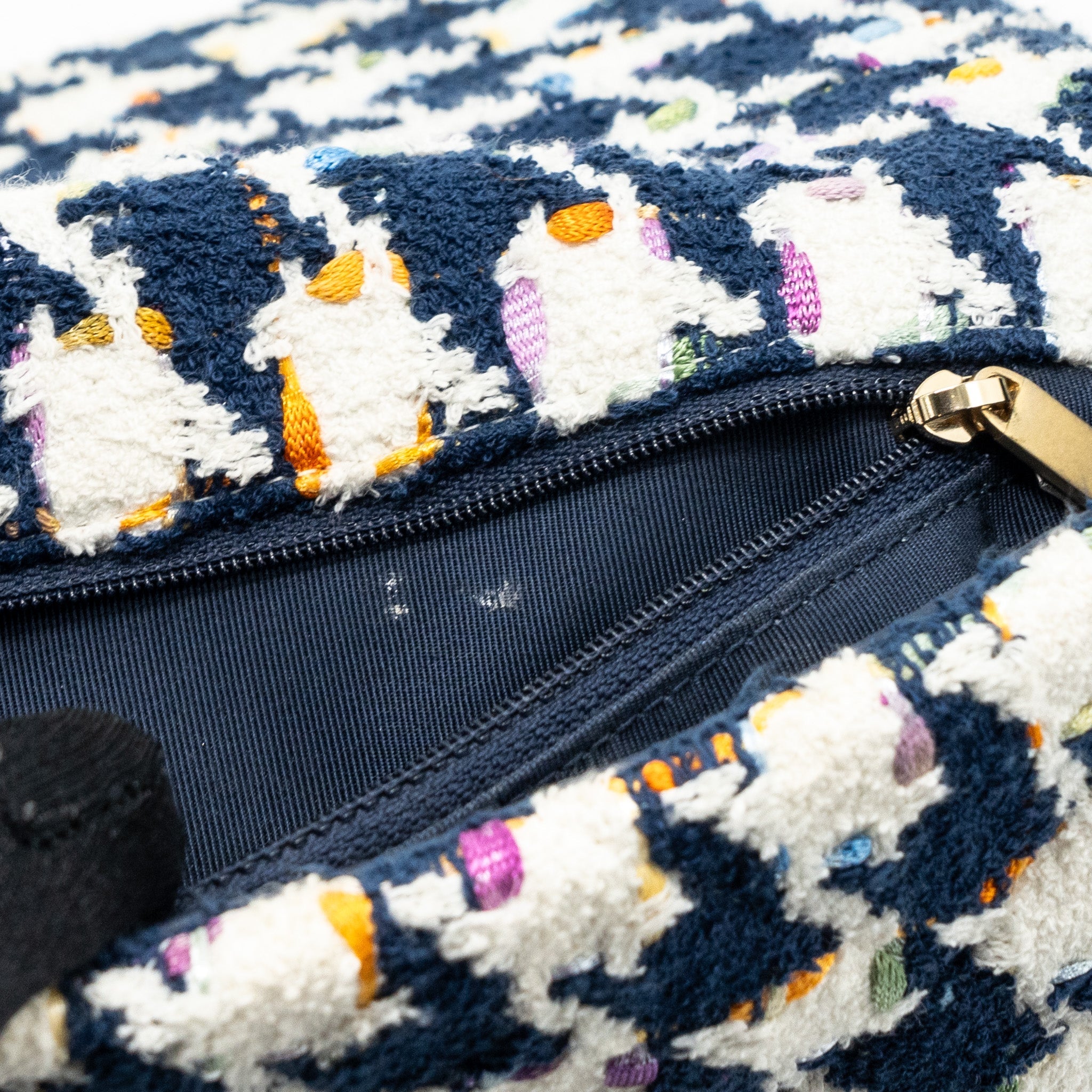 CHANEL SMALL 19 BAG FABRIC MULTICOLOUR BLUE / WHITE MULTICOLOUR HARDWARE