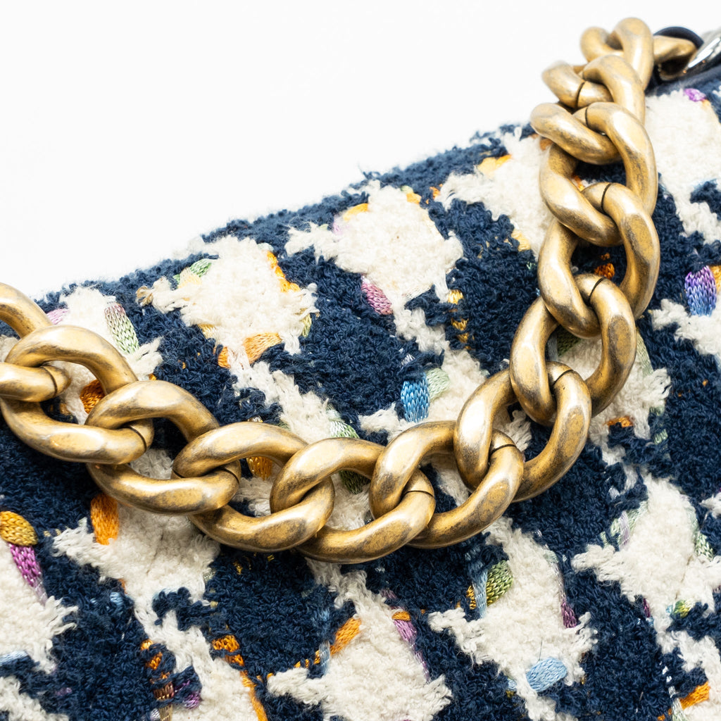 CHANEL SMALL 19 BAG FABRIC MULTICOLOUR BLUE / WHITE MULTICOLOUR HARDWARE