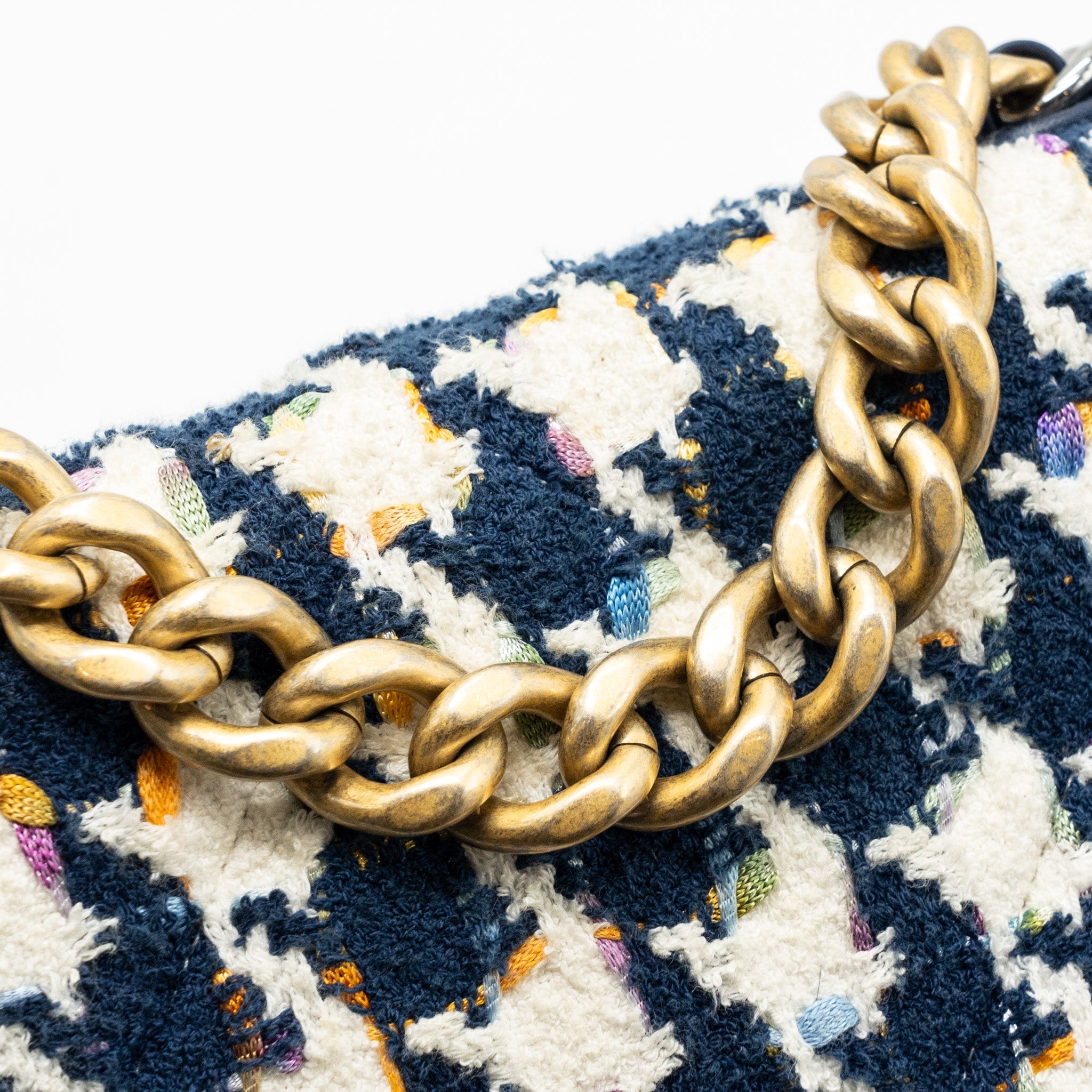 CHANEL SMALL 19 BAG FABRIC MULTICOLOUR BLUE / WHITE MULTICOLOUR HARDWARE