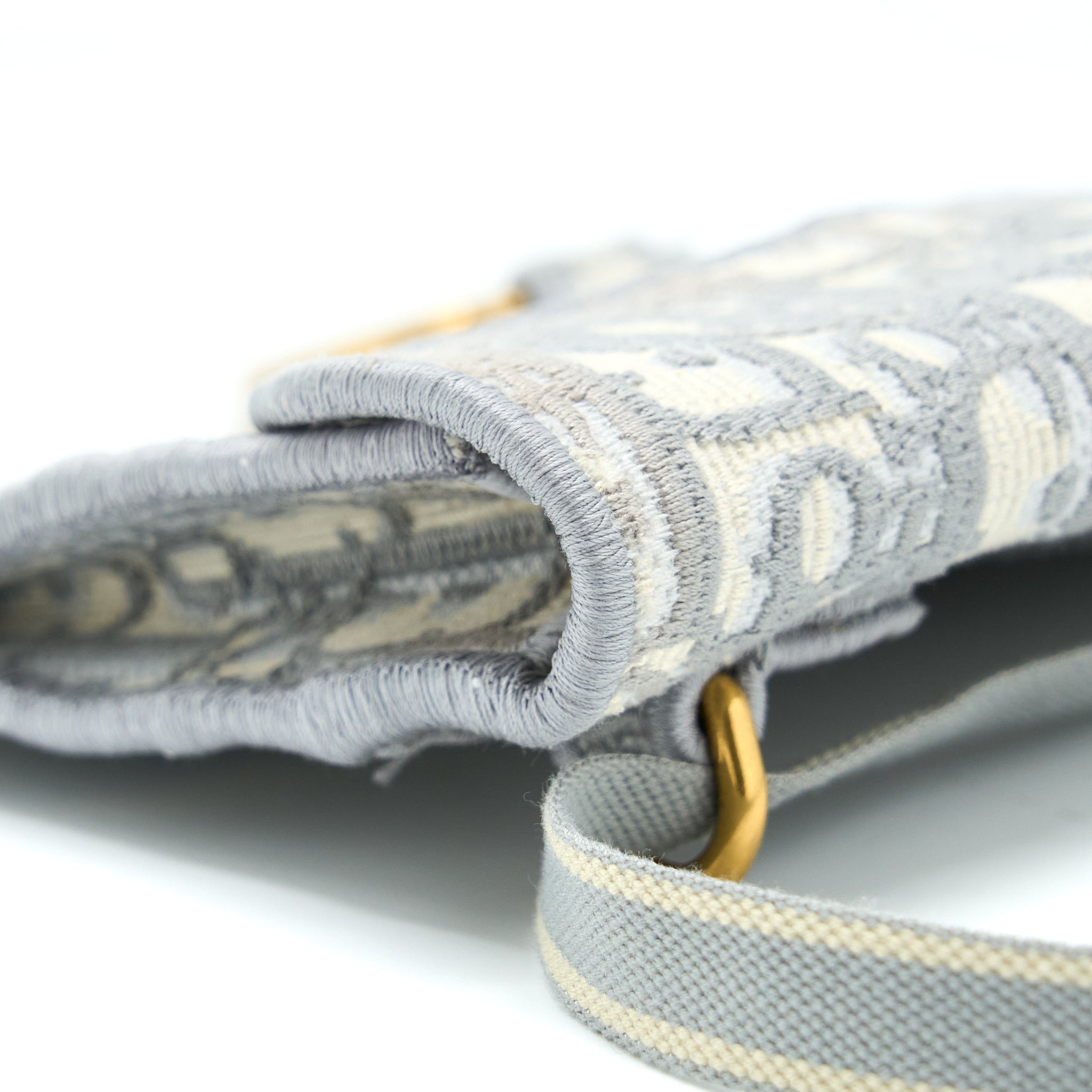 DIOR SADDLE SLIM POUCH LIGHT GREY DIOR OBLIQUE EMBROIDERY