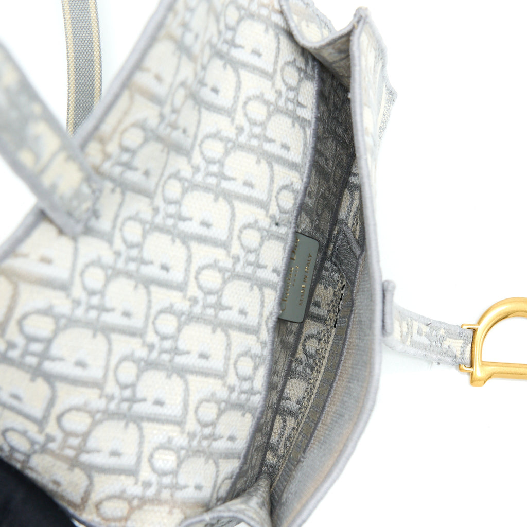 DIOR SADDLE SLIM POUCH LIGHT GREY DIOR OBLIQUE EMBROIDERY