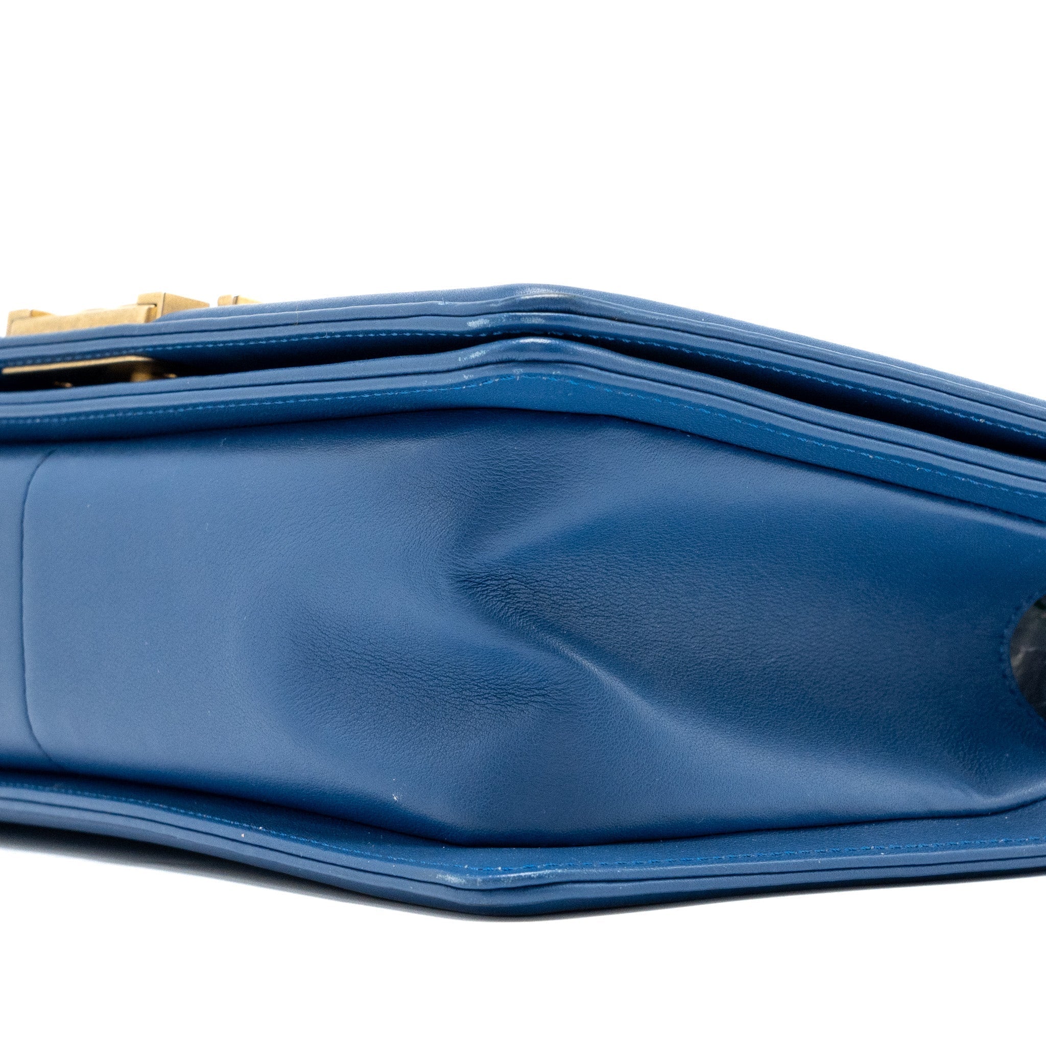 CHANEL MEDIUM BOY BAG CALFSKIN BLUE GHW