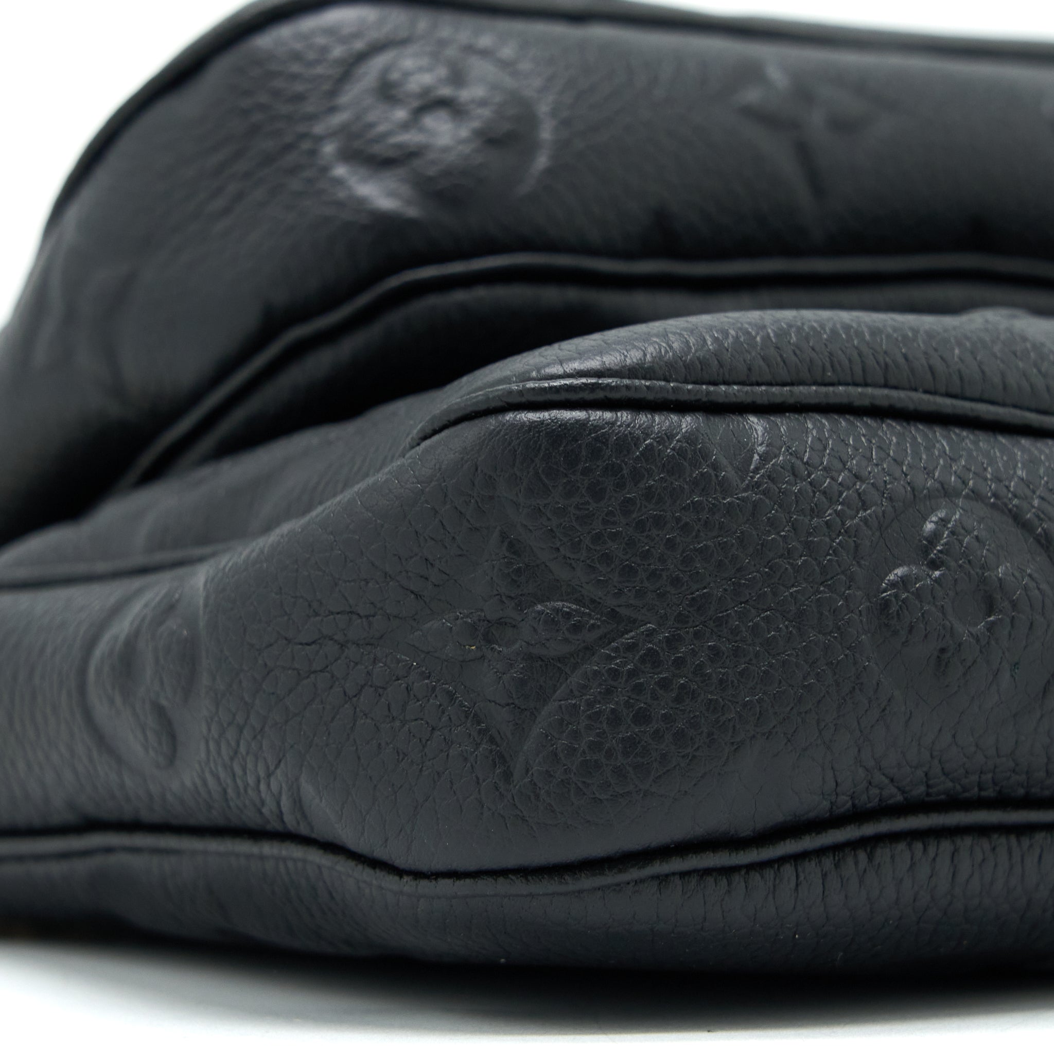 LOUIS VUITTON MULTI POCHETTE ACCESSORIES MONOGRAM EMPRIENTED BLACK GHW (NEW VERSION)