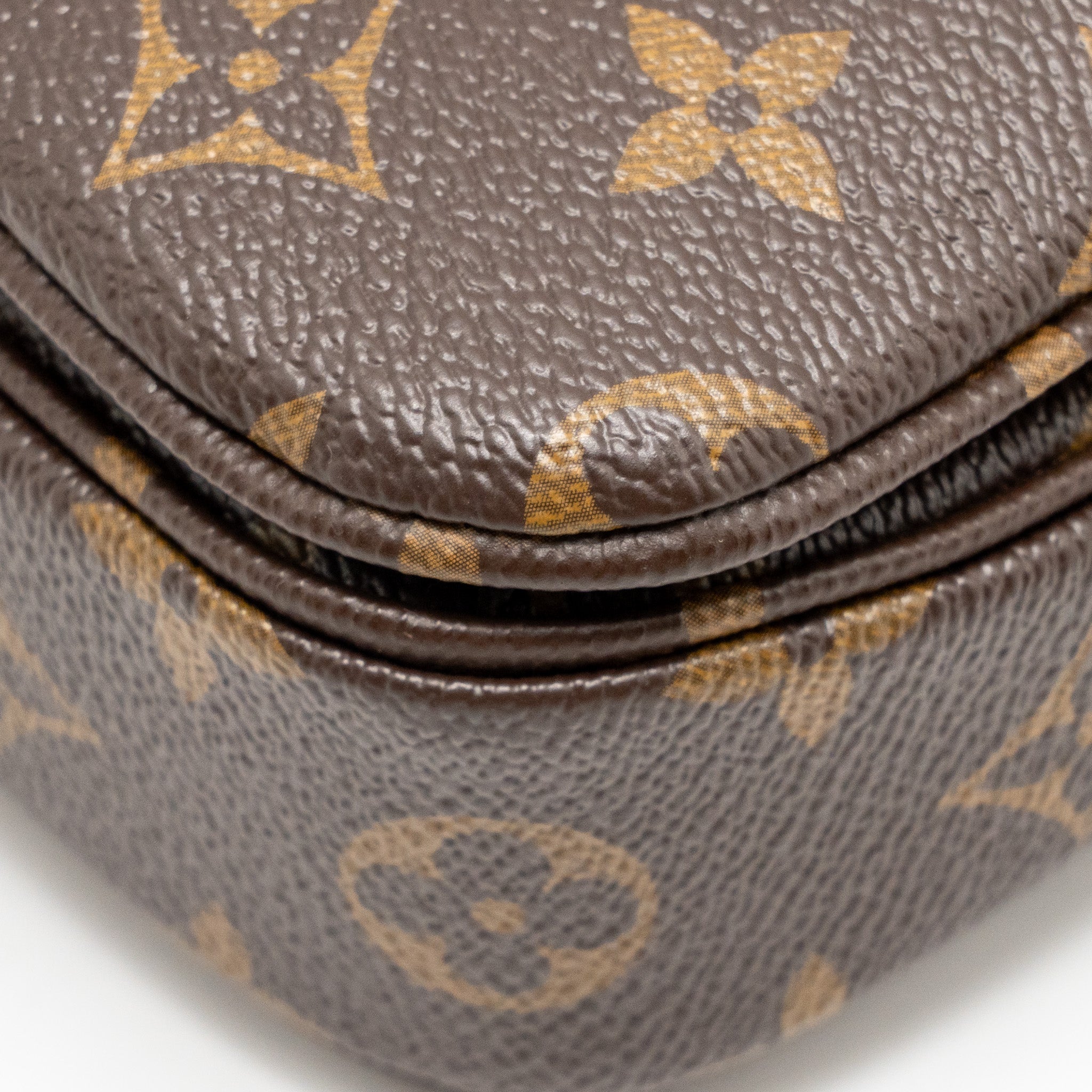 LOUIS VUITTON POCHETTE METIS MONOGRAM CANVAS GHW
