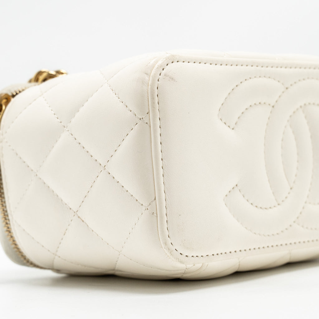 CHANEL LETTER/ CC LOGO CHAIN LONG VANITY CASE LAMBSKIN WHITE GHW (MICROCHIP)