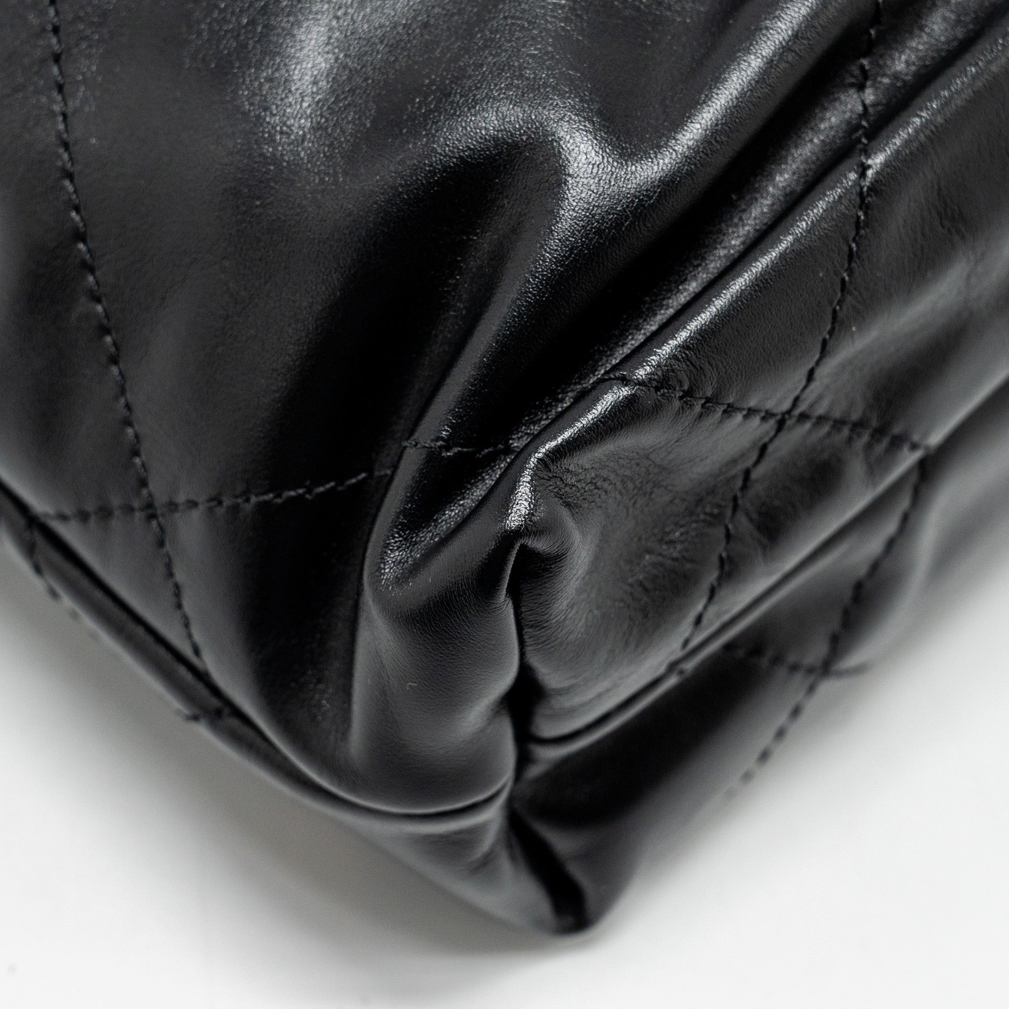 CHANEL MINI 22 BAG CALFSKIN SO BLACK (MICROCHIP)
