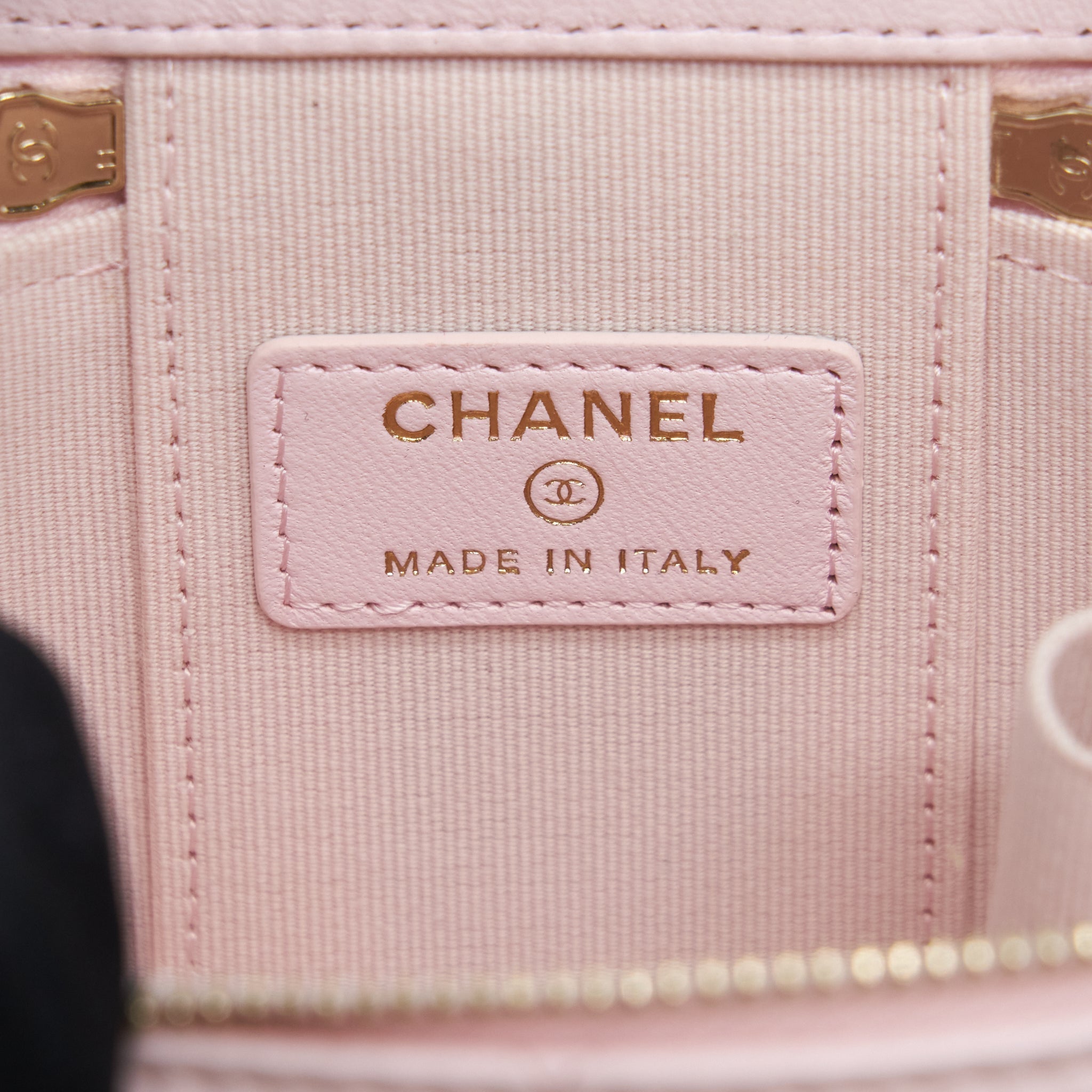 CHANEL 22P TOP HANDLE MINI VANITY WITH CHAIN LAMBSKIN LIGHT PINK LGHW