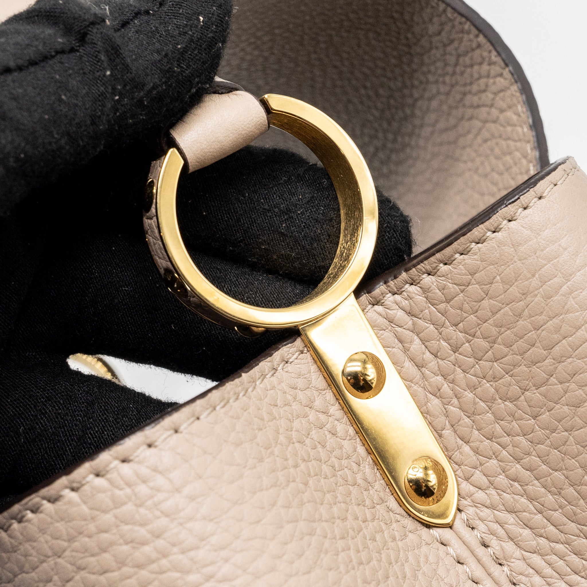 LOUIS VUITTON CAPUCINES BB TAURILLON GALET GHW