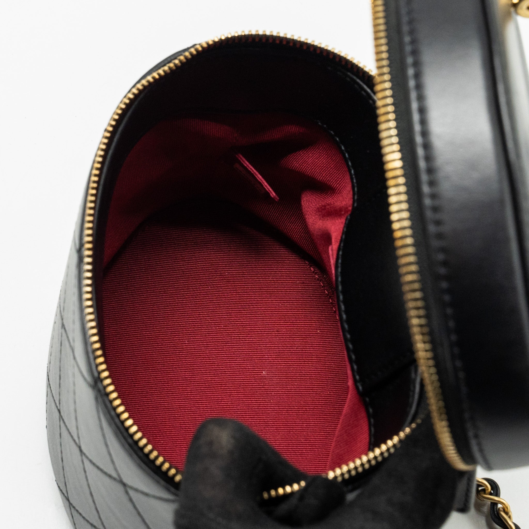 CHANEL PEARL LETTER LOGO DETAILED VANITY CASE CALFSKIN BLACK GHW