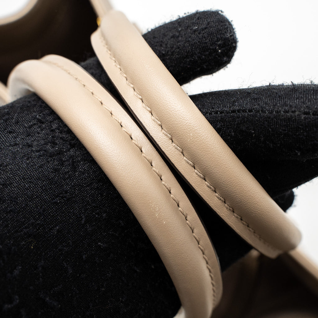 LOUIS VUITTON ON THE GO MM MONOGRAM EMPREINTE TOURTERELLE GHW