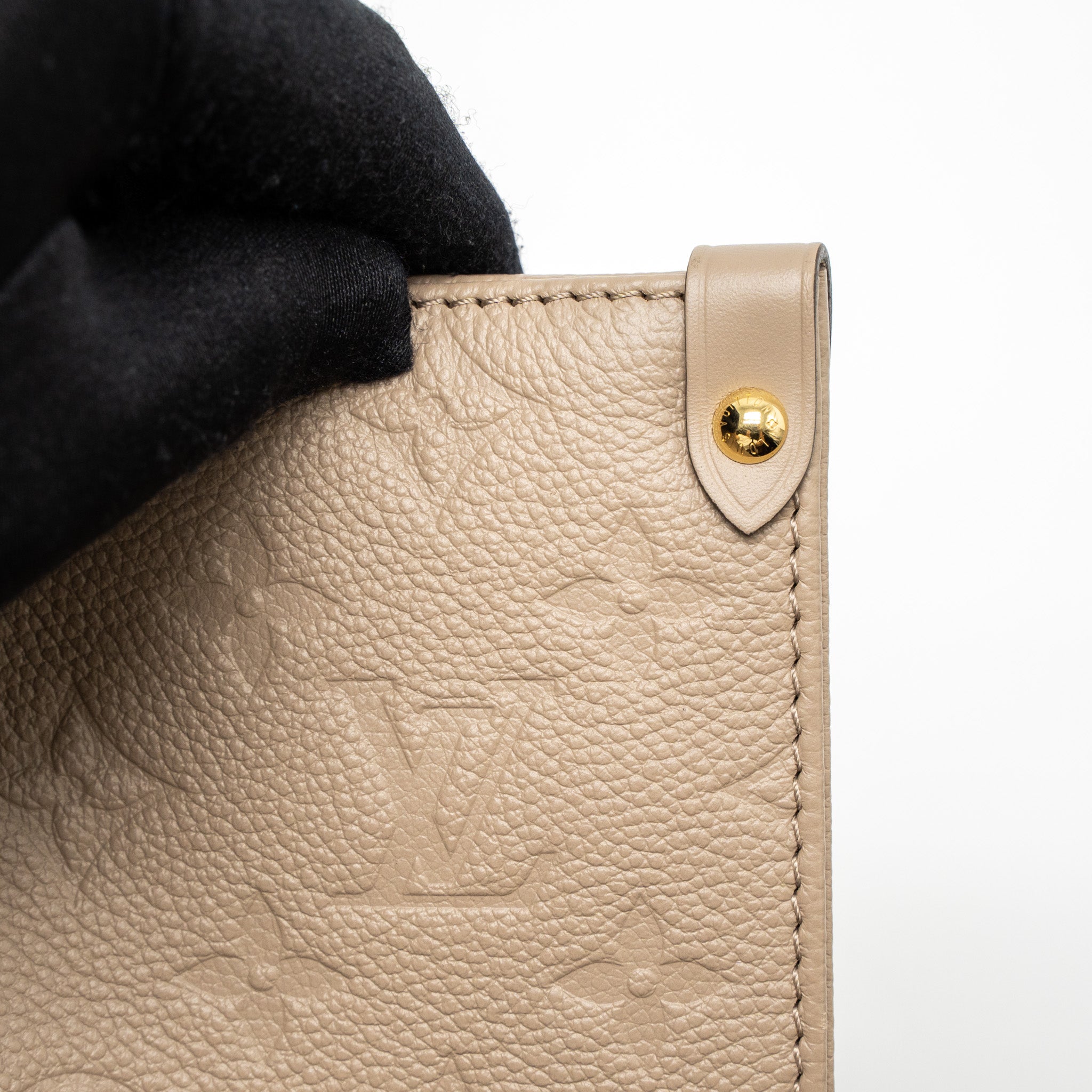 LOUIS VUITTON ON THE GO MM MONOGRAM EMPREINTE TOURTERELLE GHW