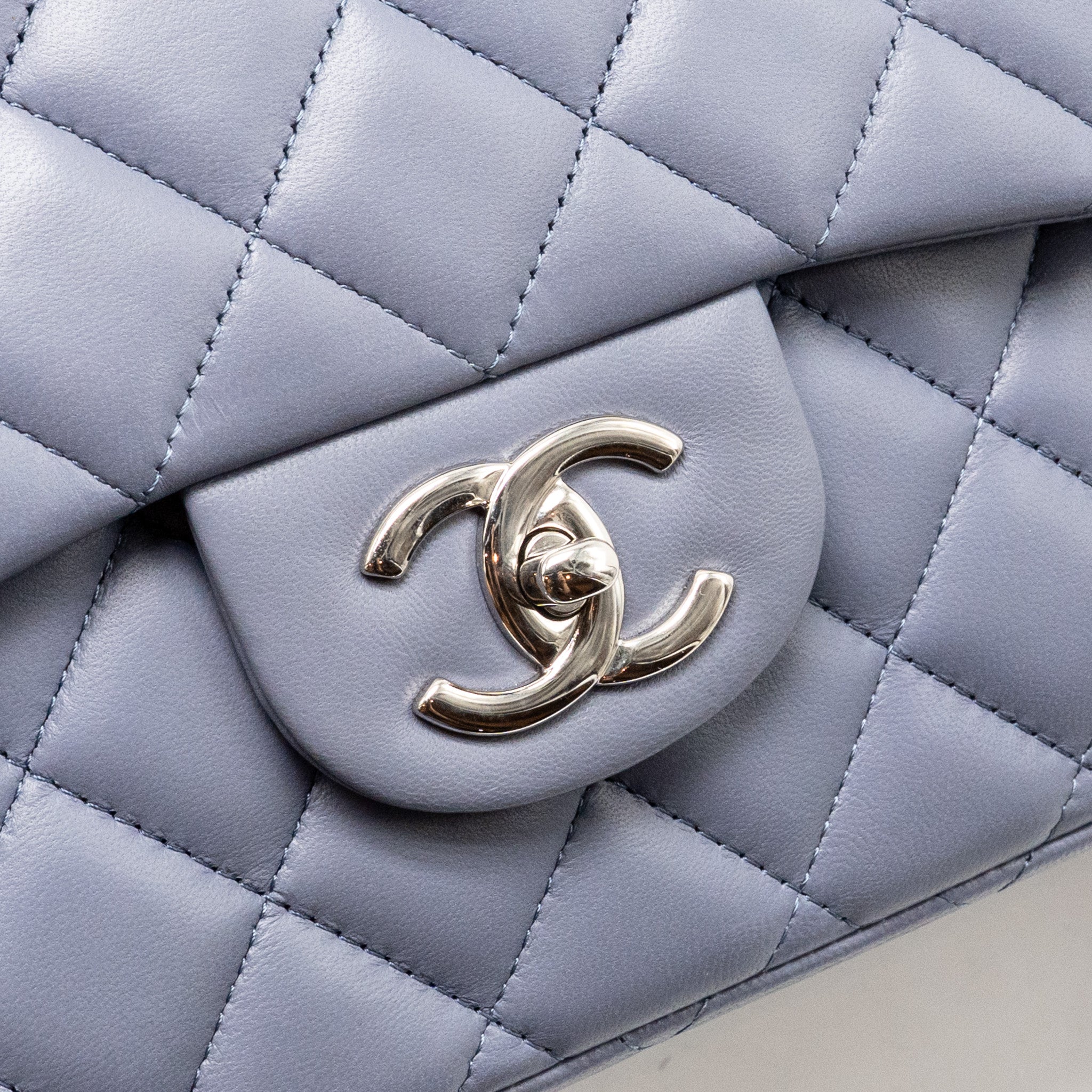 CHANEL MAXI CLASSIC DOUBLE FLAP BAG LAMBSKIN LIGHT PURPLE SHW