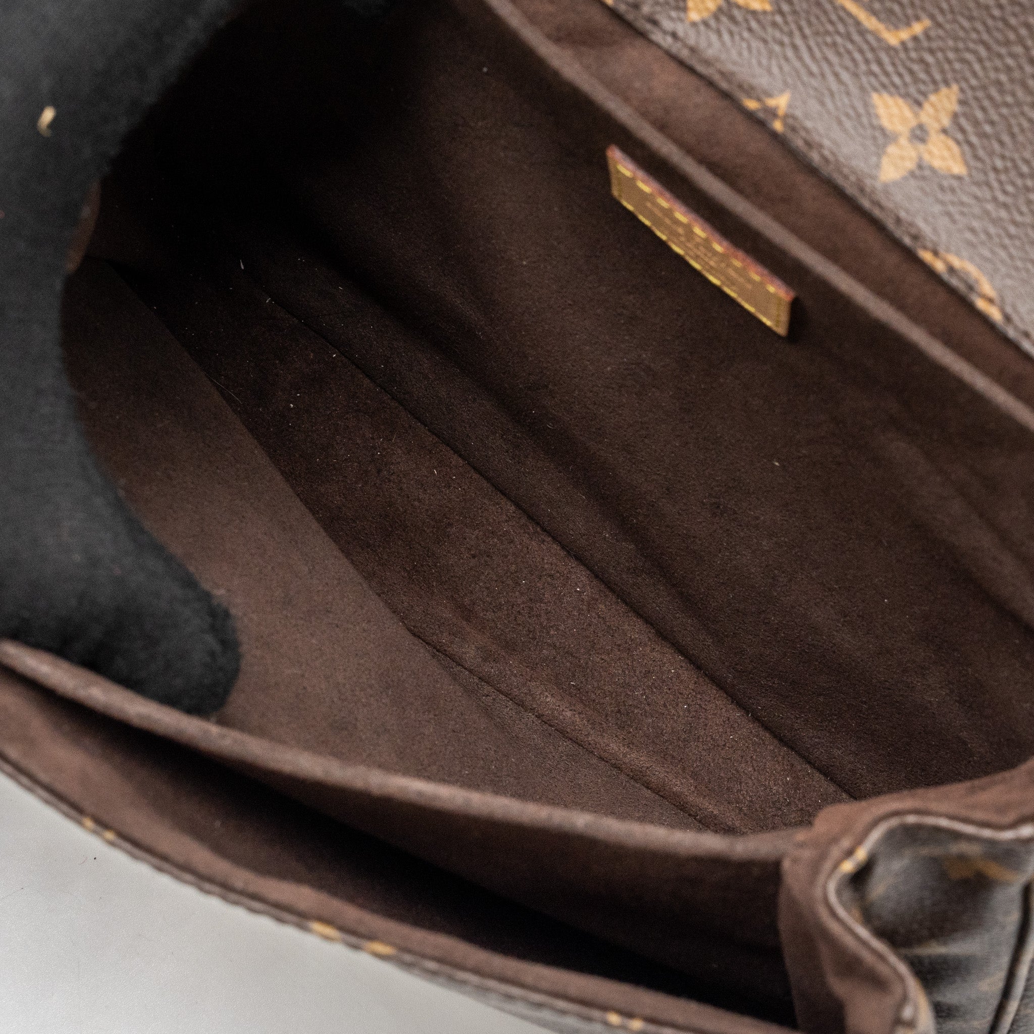 LOUIS VUITTON POCHETTE MÉTIS MONOGRAM CANVAS GHW