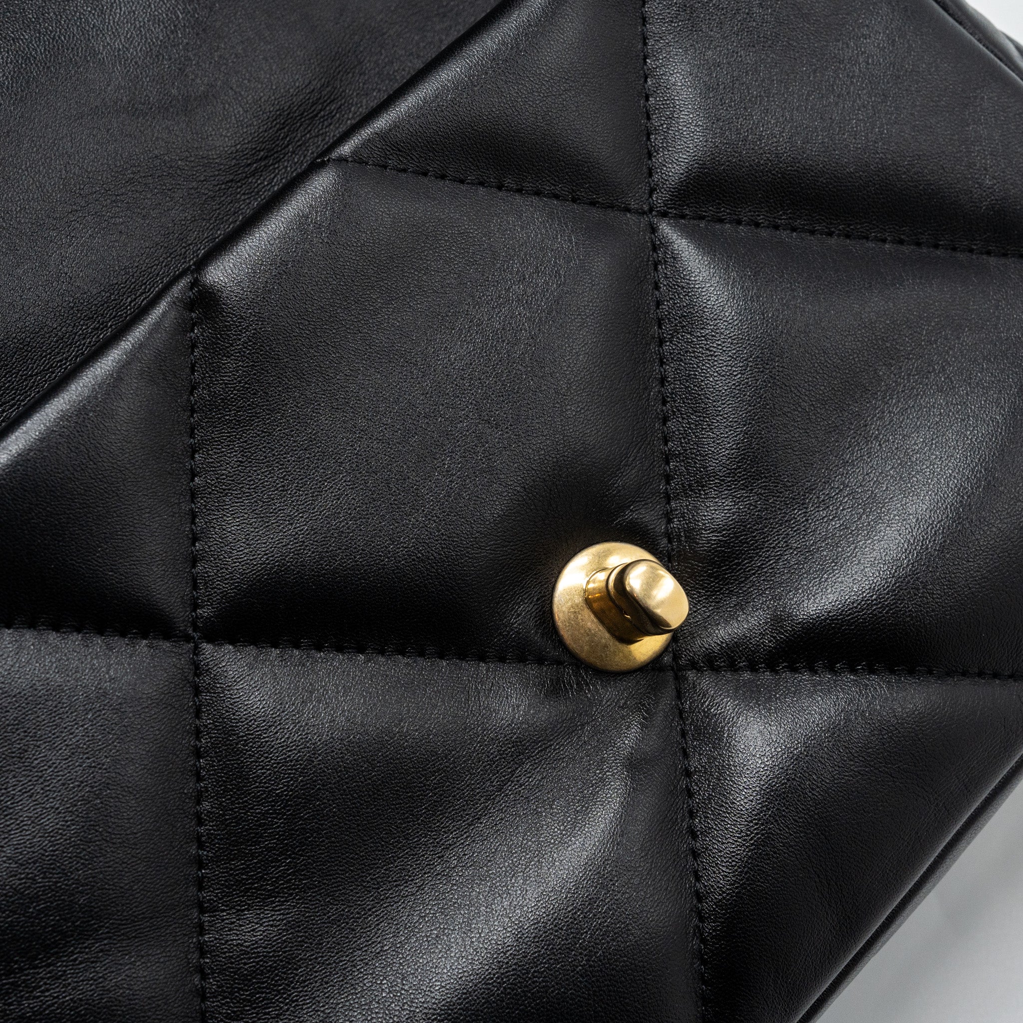 CHANEL SMALL 19 BAG LAMBSKIN BLACK MULTICOLOR HARDWARE (MICROCHIP)