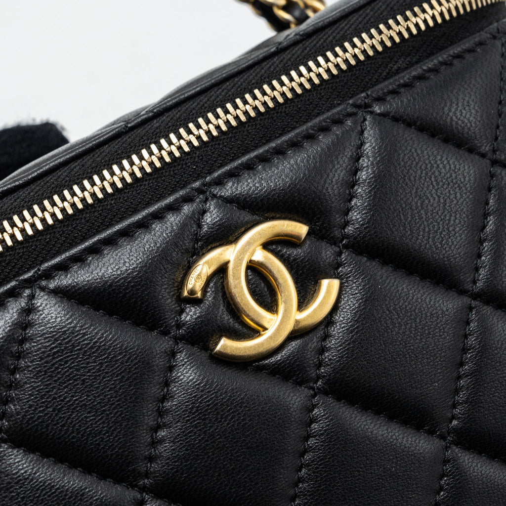 CHANEL TOP HANDLE LONG VANITY LAMBSKIN BLACK GHW (MICROCHIP)