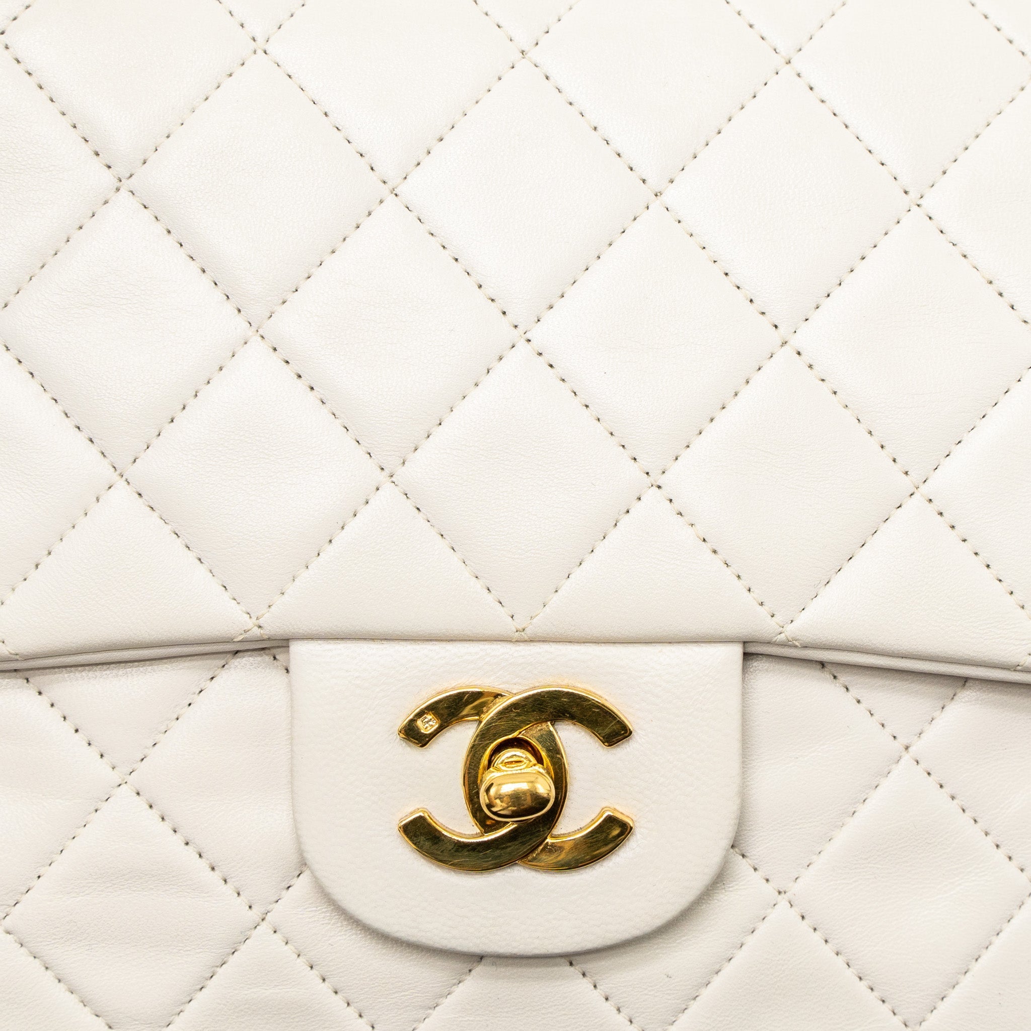 CHANEL VINTAGE MEDIUM CLASSIC DOUBLE FLAP BAG LAMBSKIN WHITE GHW