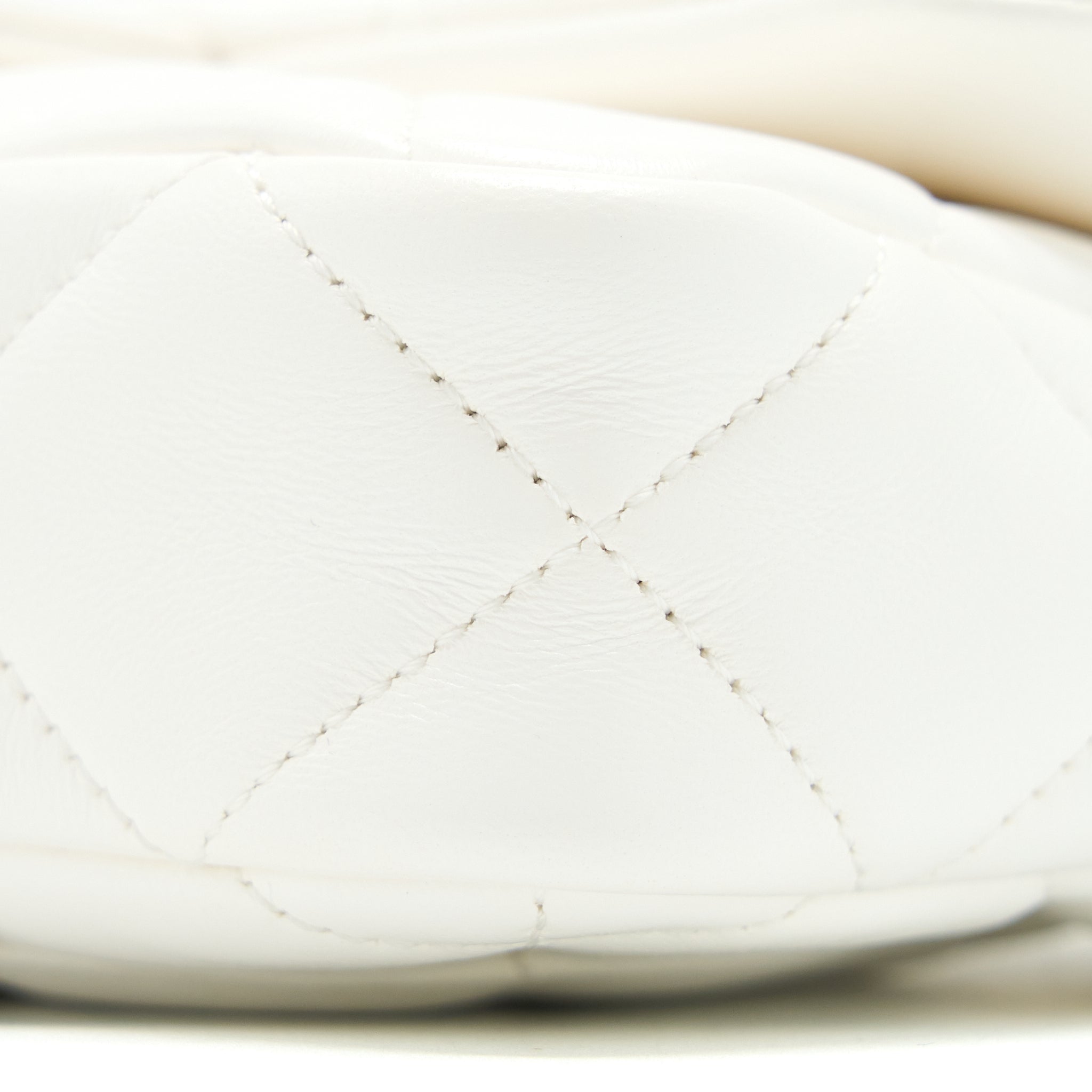 CHANEL 22S GIANT CHAIN FLAP SHOULDER BAG LAMBSKIN WHITE BRUSHED GHW (MICROCHIP)