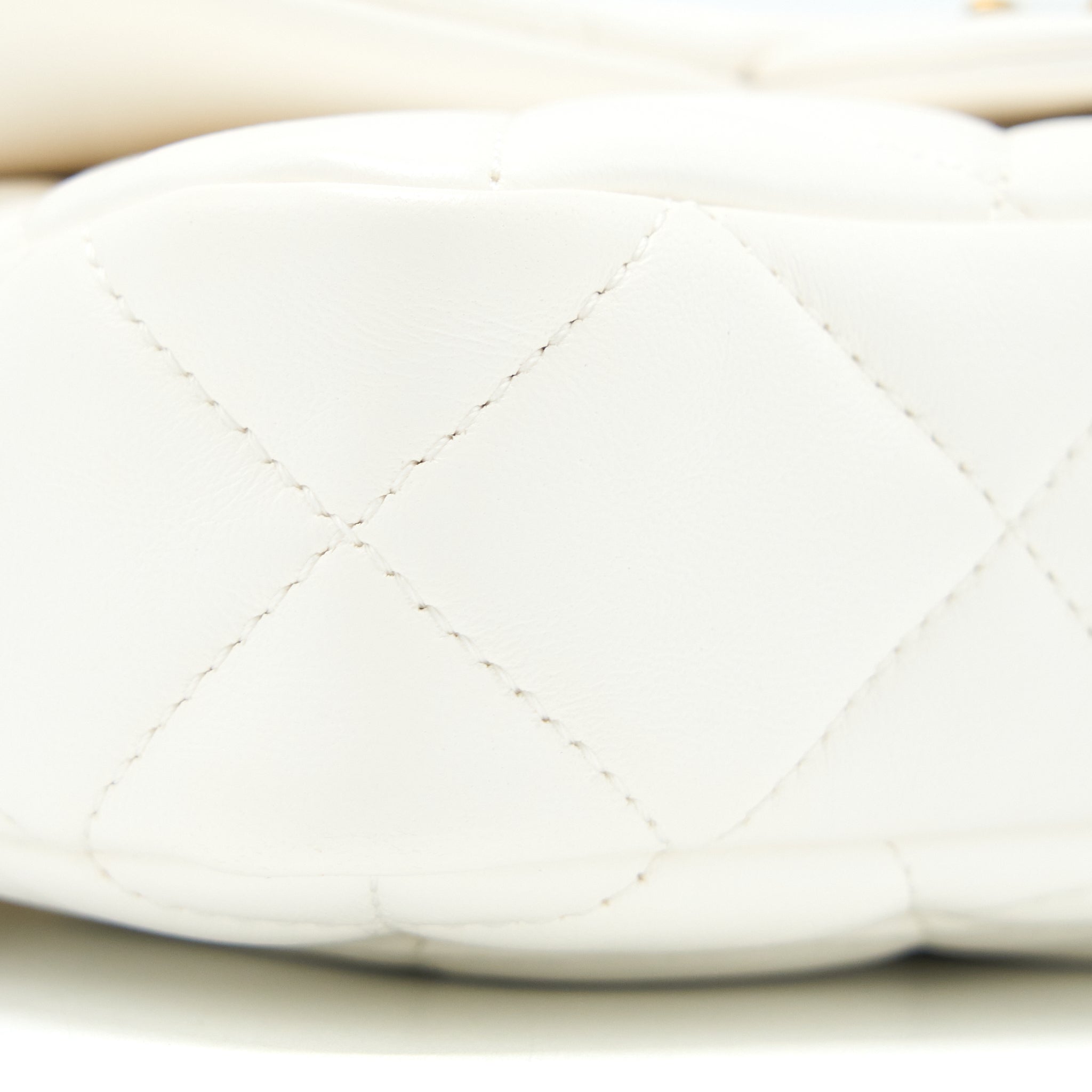 CHANEL 22S GIANT CHAIN FLAP SHOULDER BAG LAMBSKIN WHITE BRUSHED GHW (MICROCHIP)