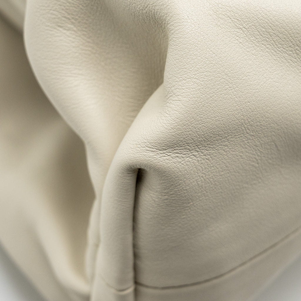 BOTTEGA VENETA THE POUCH CALFSKIN WHITE GHW