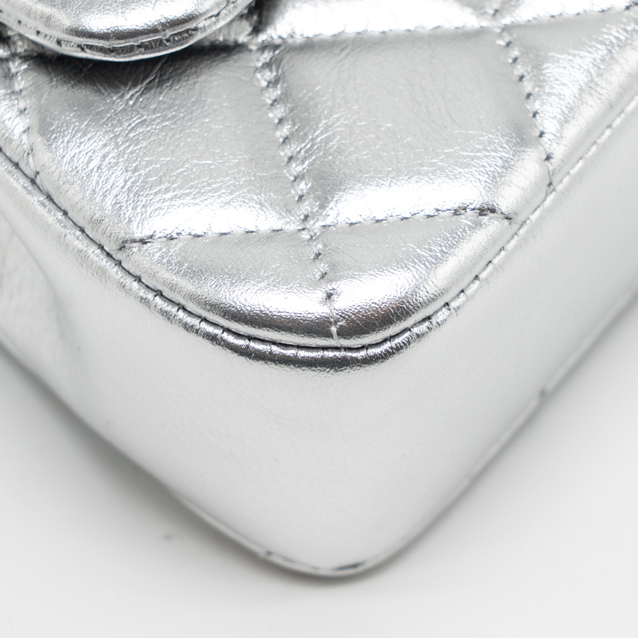 CHANEL 25S O-PHONE HOLDER WITH CHAIN CALFSKIN SILVER SHW(MICROCHIP)