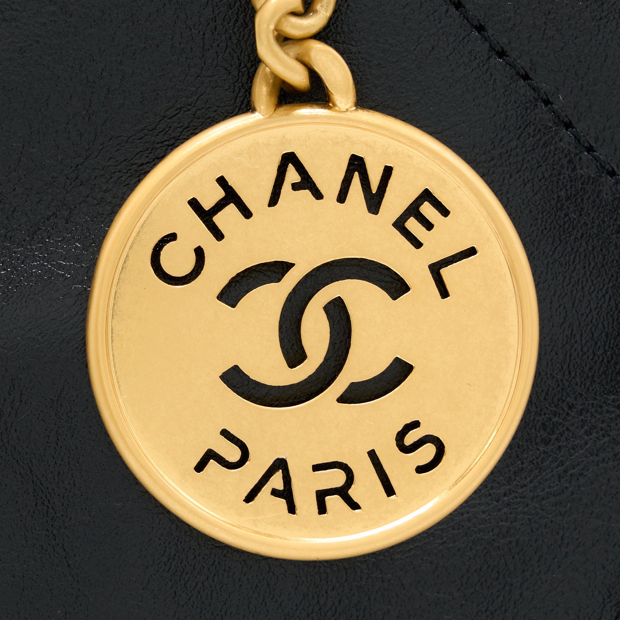 CHANEL 22 BAG MEDIUM SHINY CALFSKIN BLACK IN GOLD LETTER GHW (MICROCHIP)