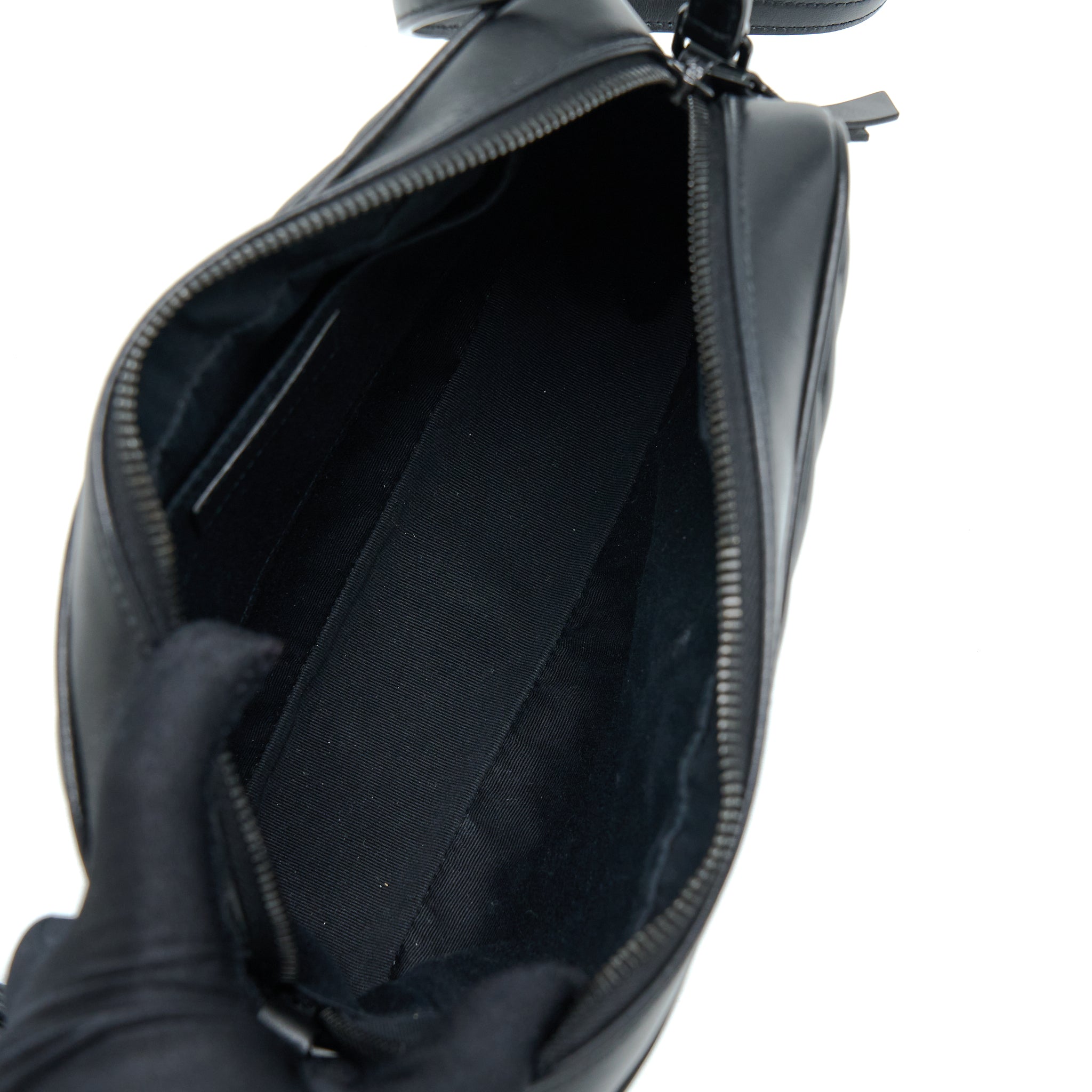 SAINT LAURENT/YSL LOU CAMERA BAG CALFSKIN SO BLACK