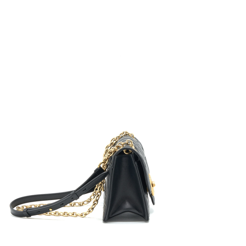 FERRAGAMO QUILTED GANCINI FLAP BAG CALFSKIN BLACK GHW