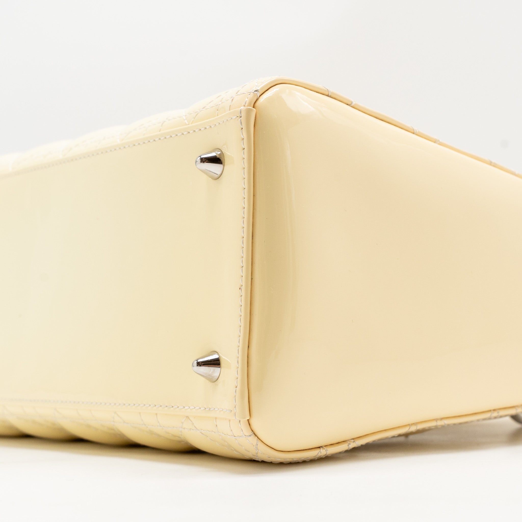 DIOR MEDIUM LADY DIOR PATENT LIGHT YELLOW SHW