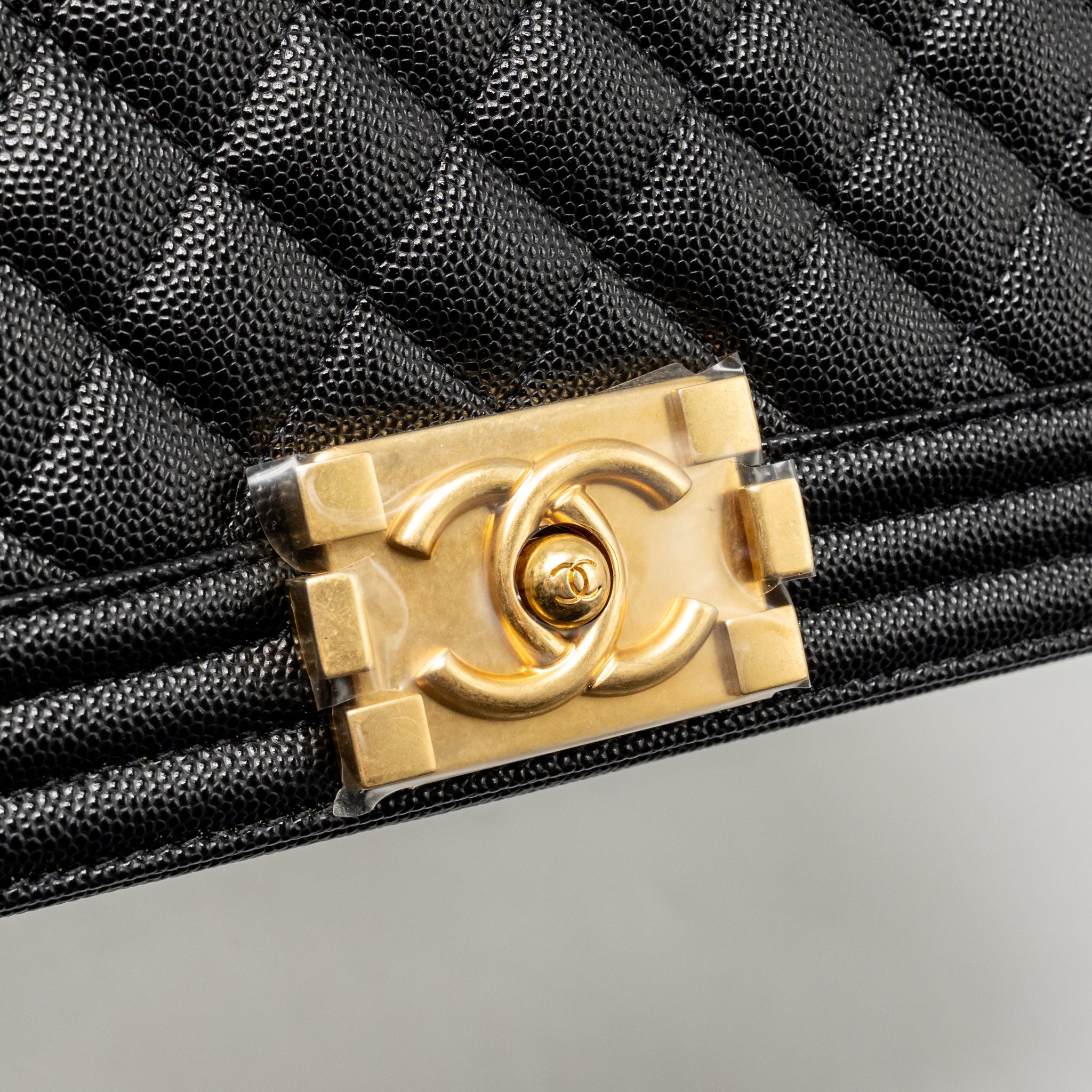 CHANEL MEDIUM BOY BAG CAVIAR BLACK GHW (MICROCHIP)