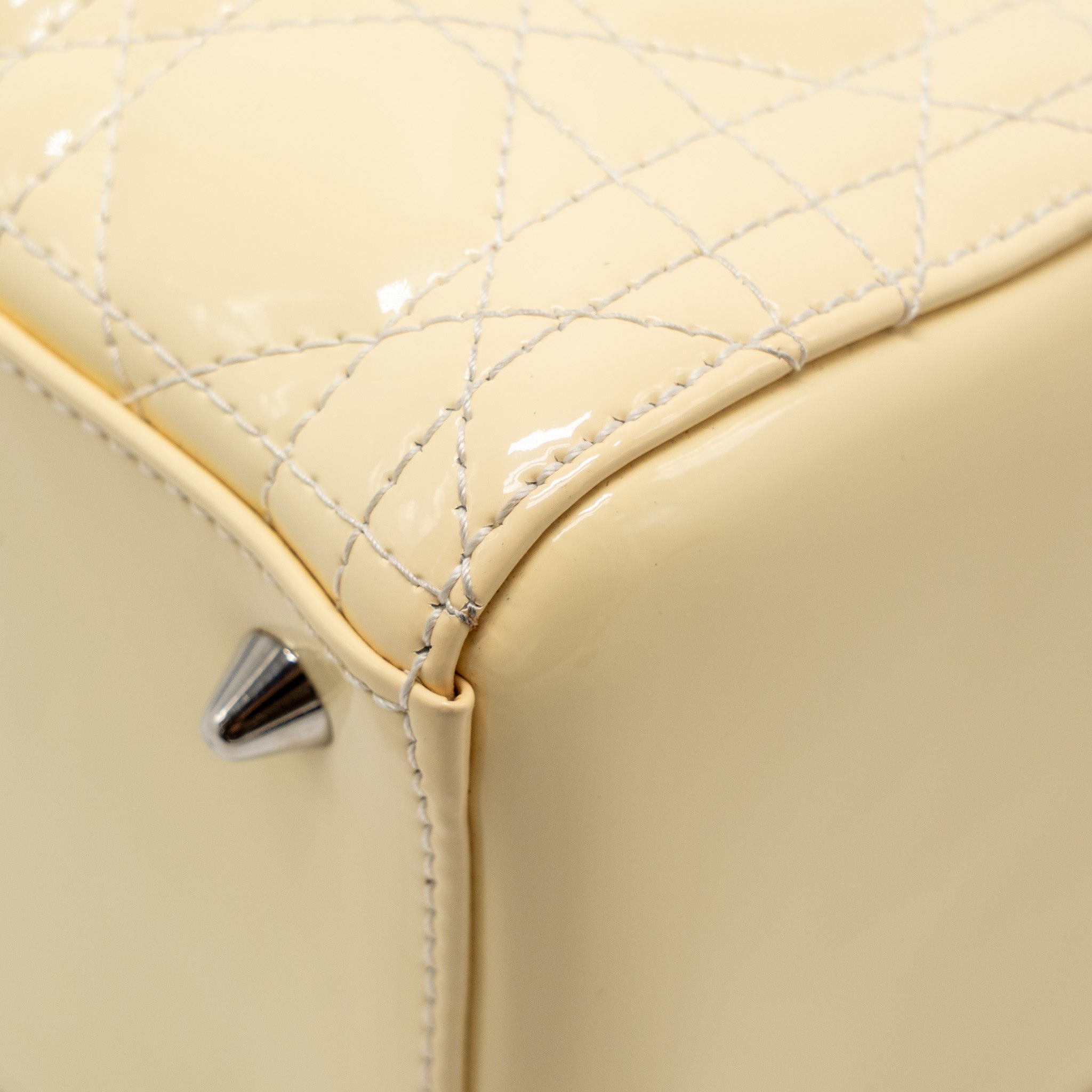DIOR MEDIUM LADY DIOR PATENT LIGHT YELLOW SHW