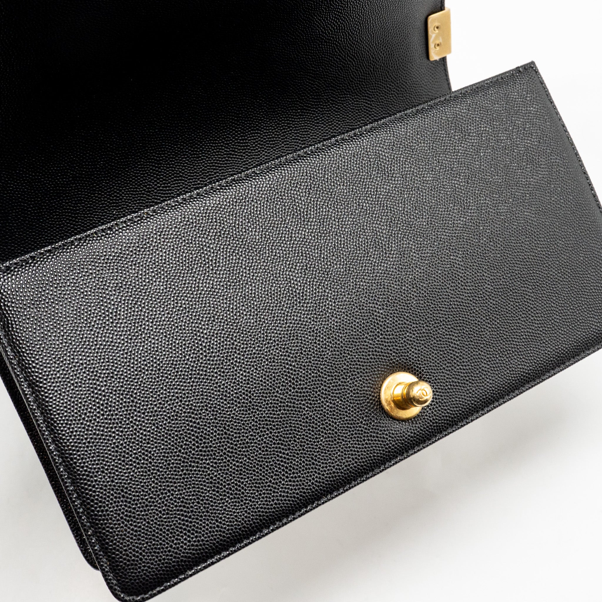 CHANEL MEDIUM BOY BAG CAVIAR BLACK GHW (MICROCHIP)