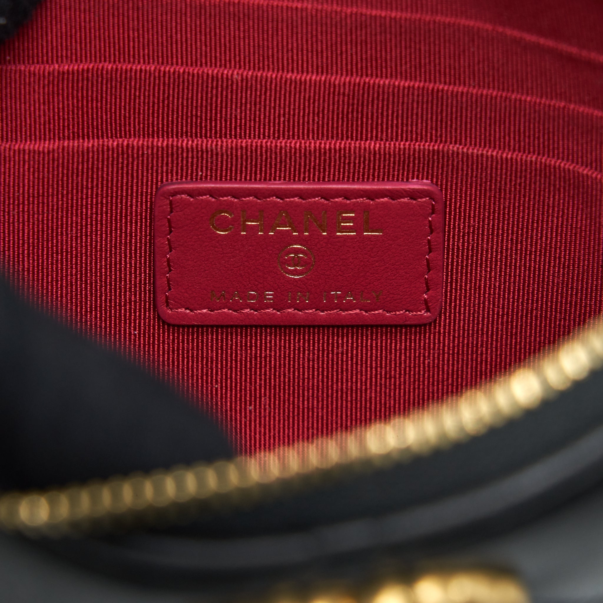 CHANEL 19 POUCH LAMBSKIN BLACK GHW