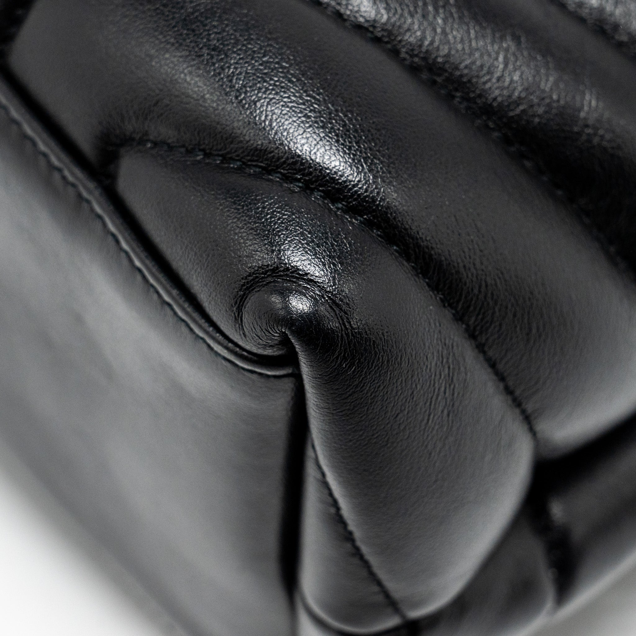 SAINT LAURENT /YSL MEDIUM LOU LOU BAG CALFSKIN BLACK RUTHENIUM HARDWARE