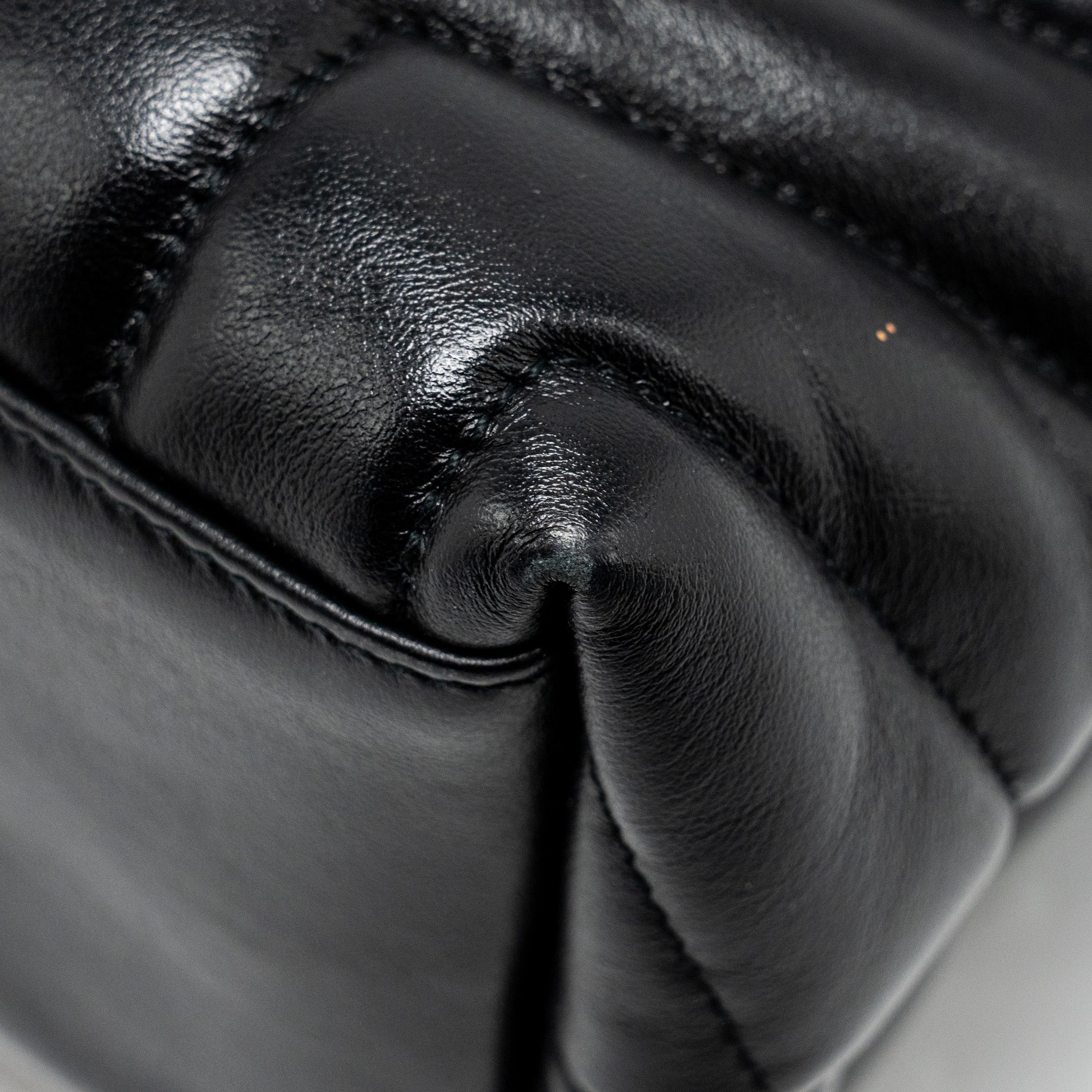 SAINT LAURENT /YSL MEDIUM LOU LOU BAG CALFSKIN BLACK RUTHENIUM HARDWARE